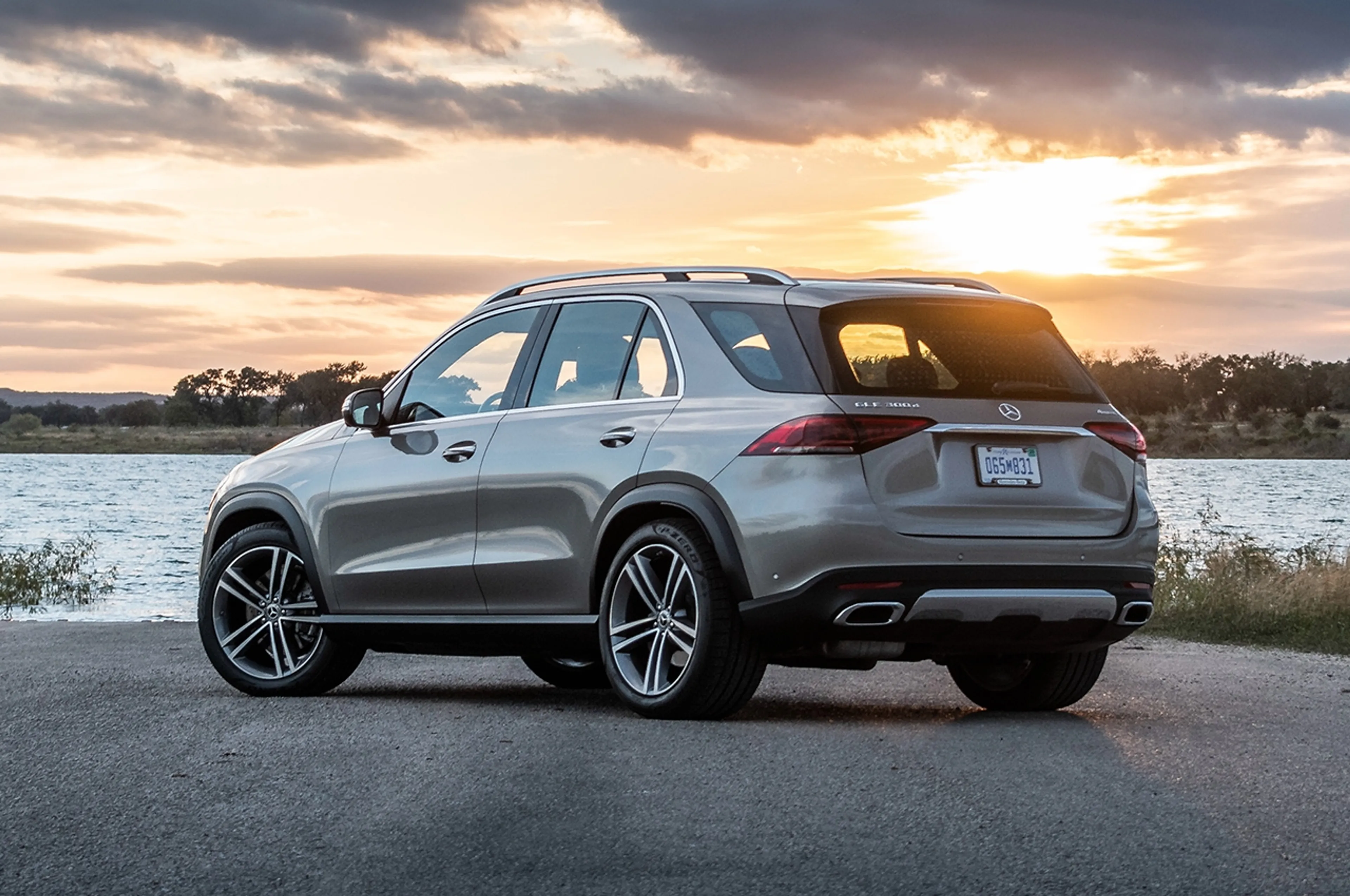 2020 Mercedes-Benz GLE 300d 4Matic thumbnail 2