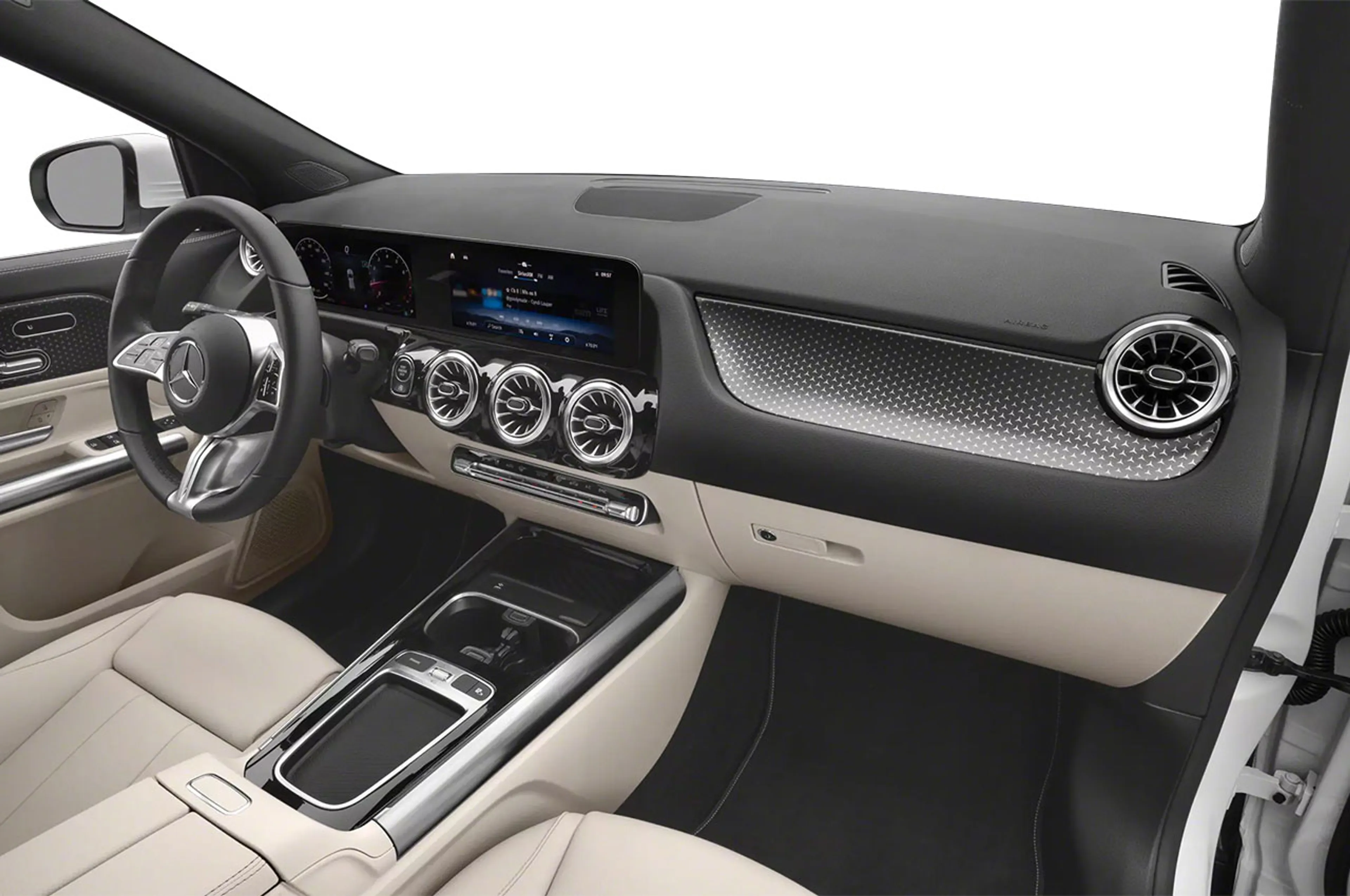 Mercedes-Benz GLA thumbnail 3