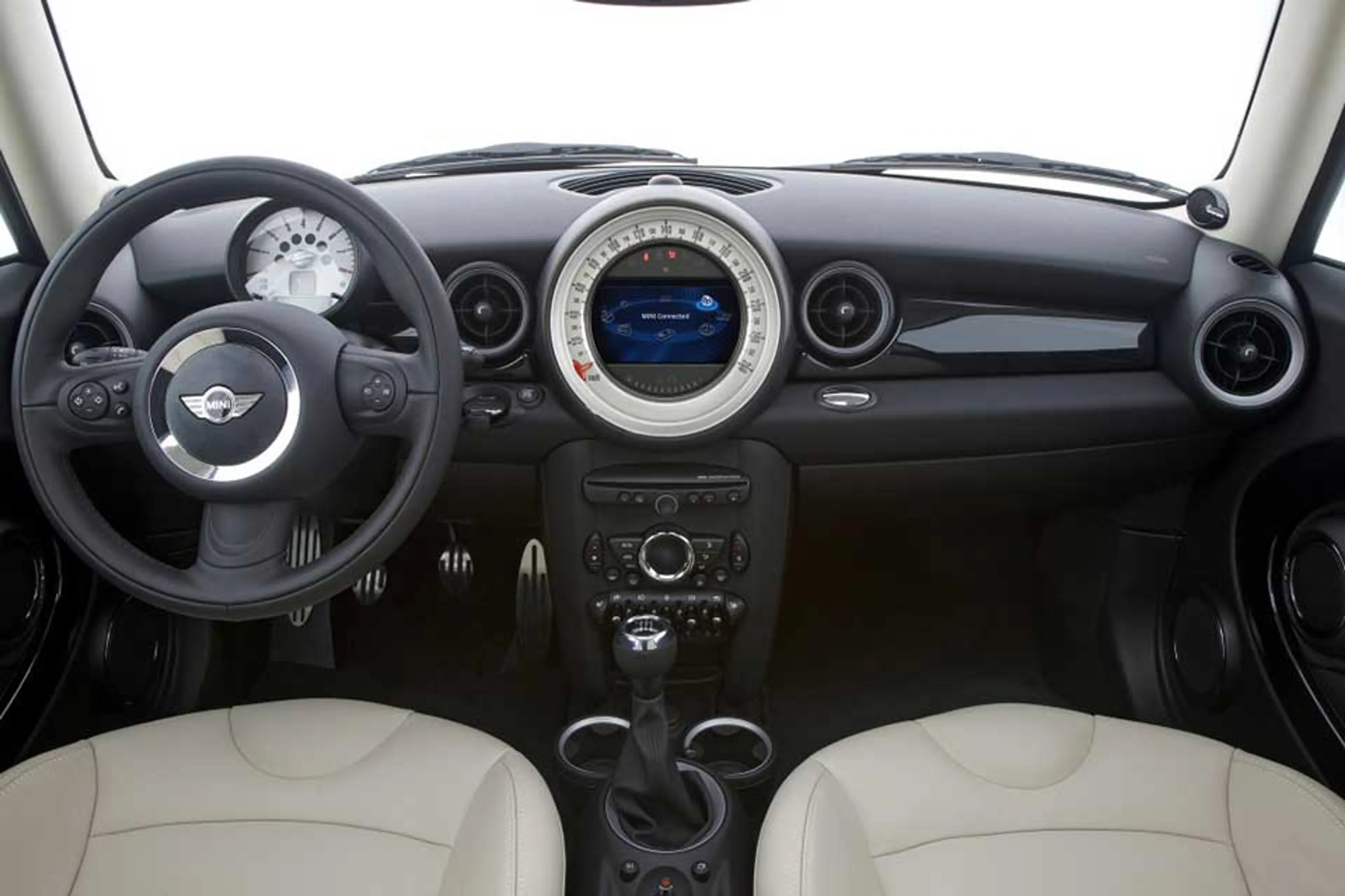 2015 Mini Clubman Cooper AT thumbnail 3