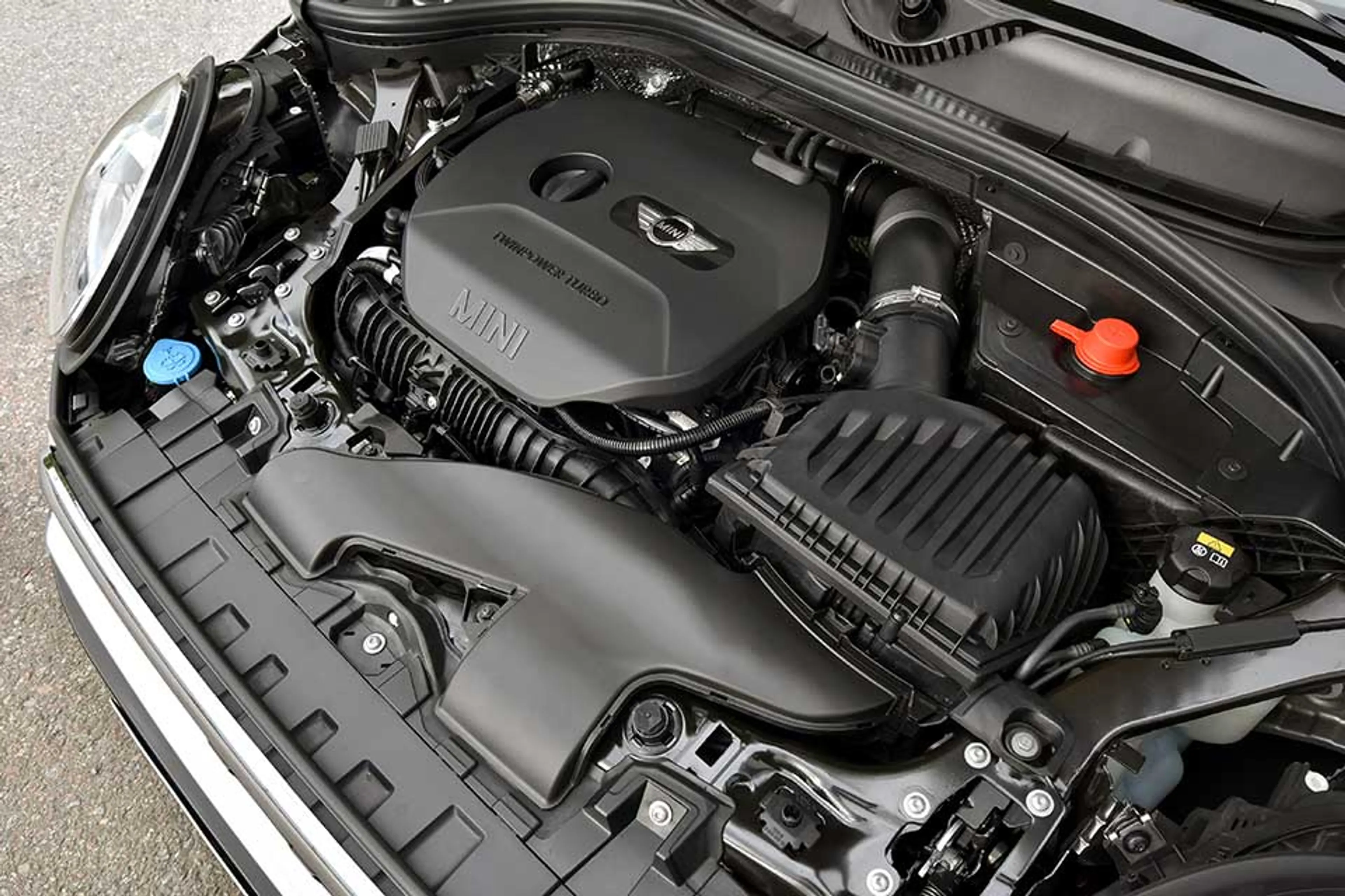 2016 Mini Clubman Cooper AT thumbnail 4