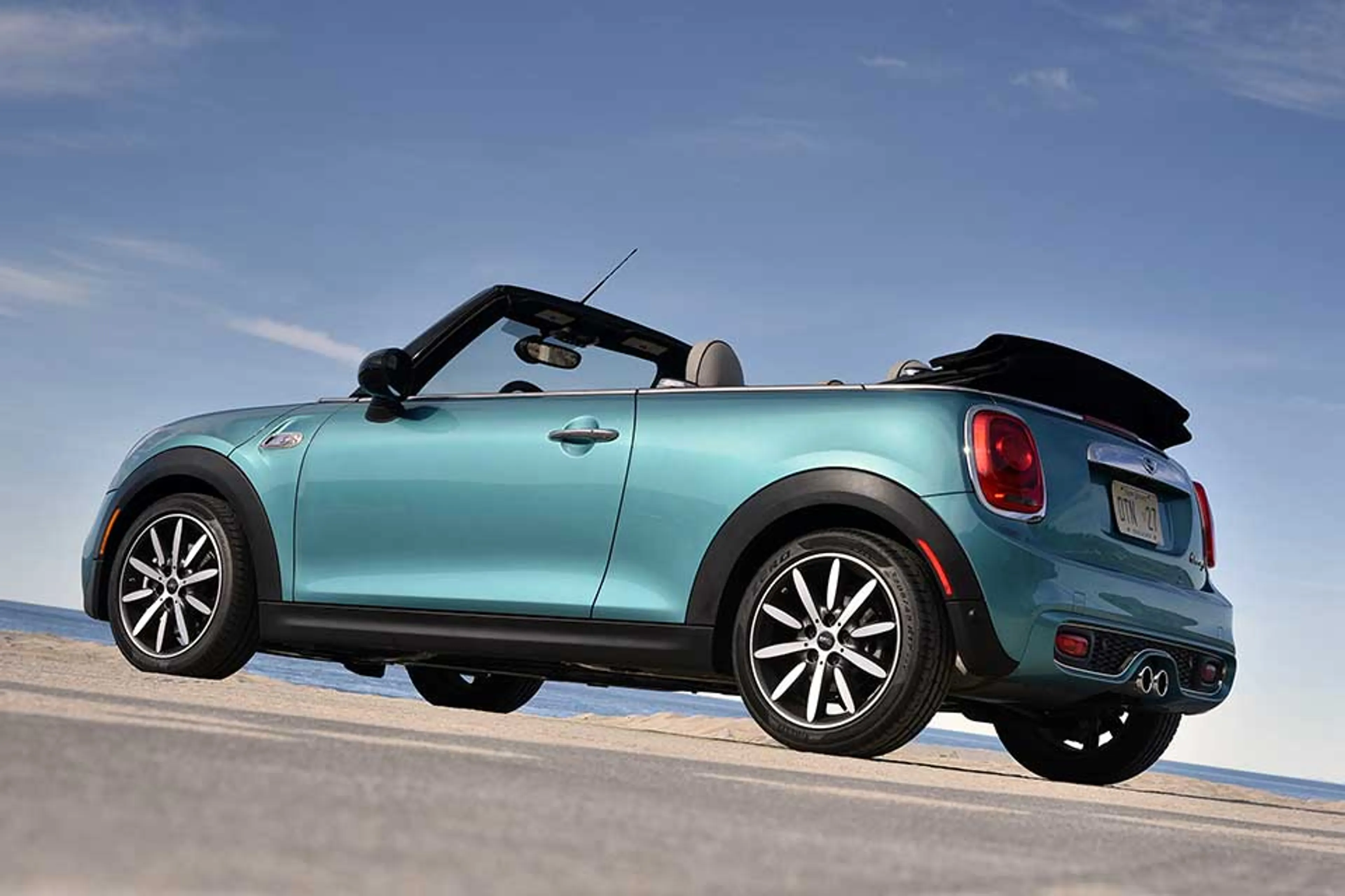 2016 Mini Convertible JCW AT thumbnail 2