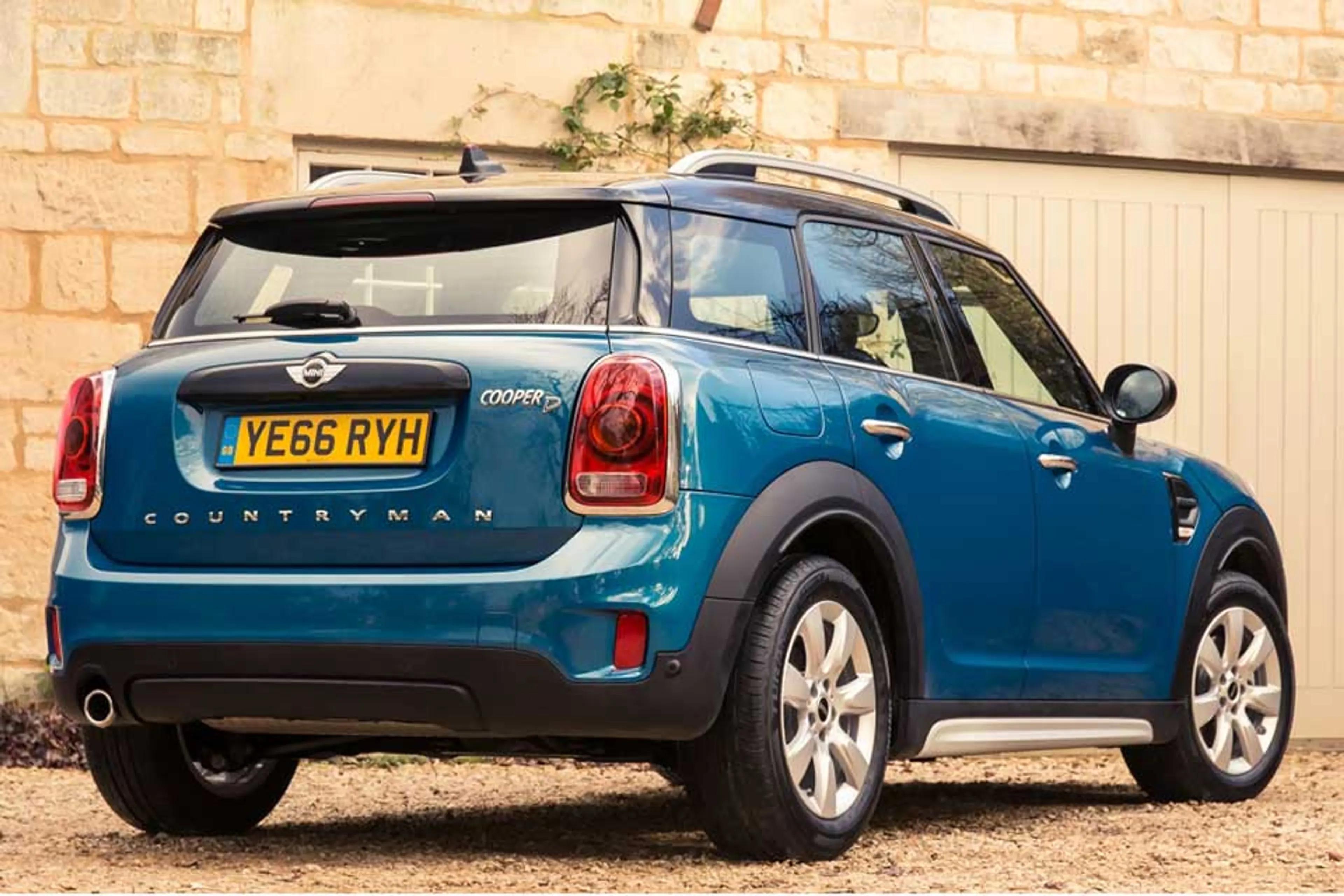 2017 Mini Countryman Cooper SD thumbnail 2
