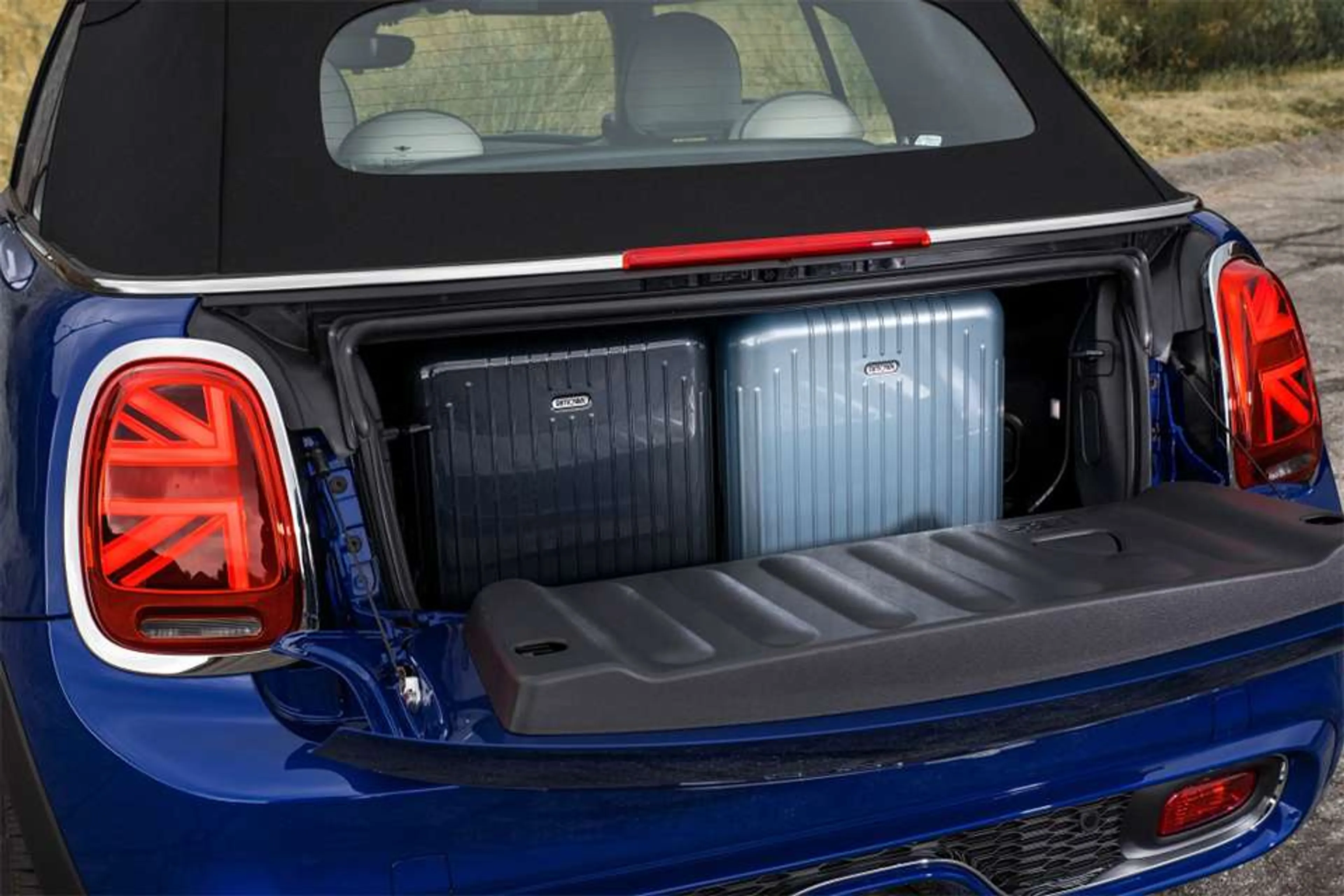 Mini Cooper Convertible thumbnail 3