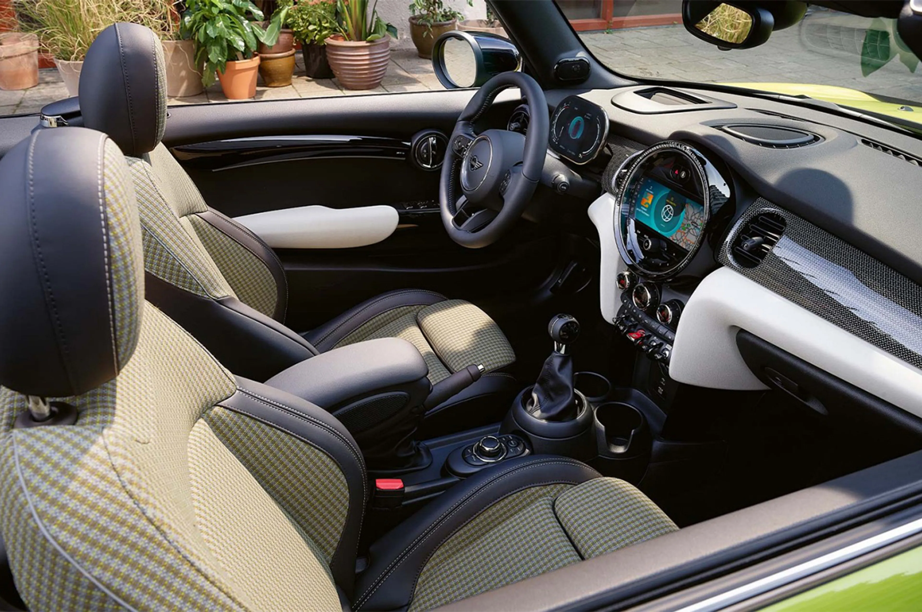 Mini Convertible thumbnail 3