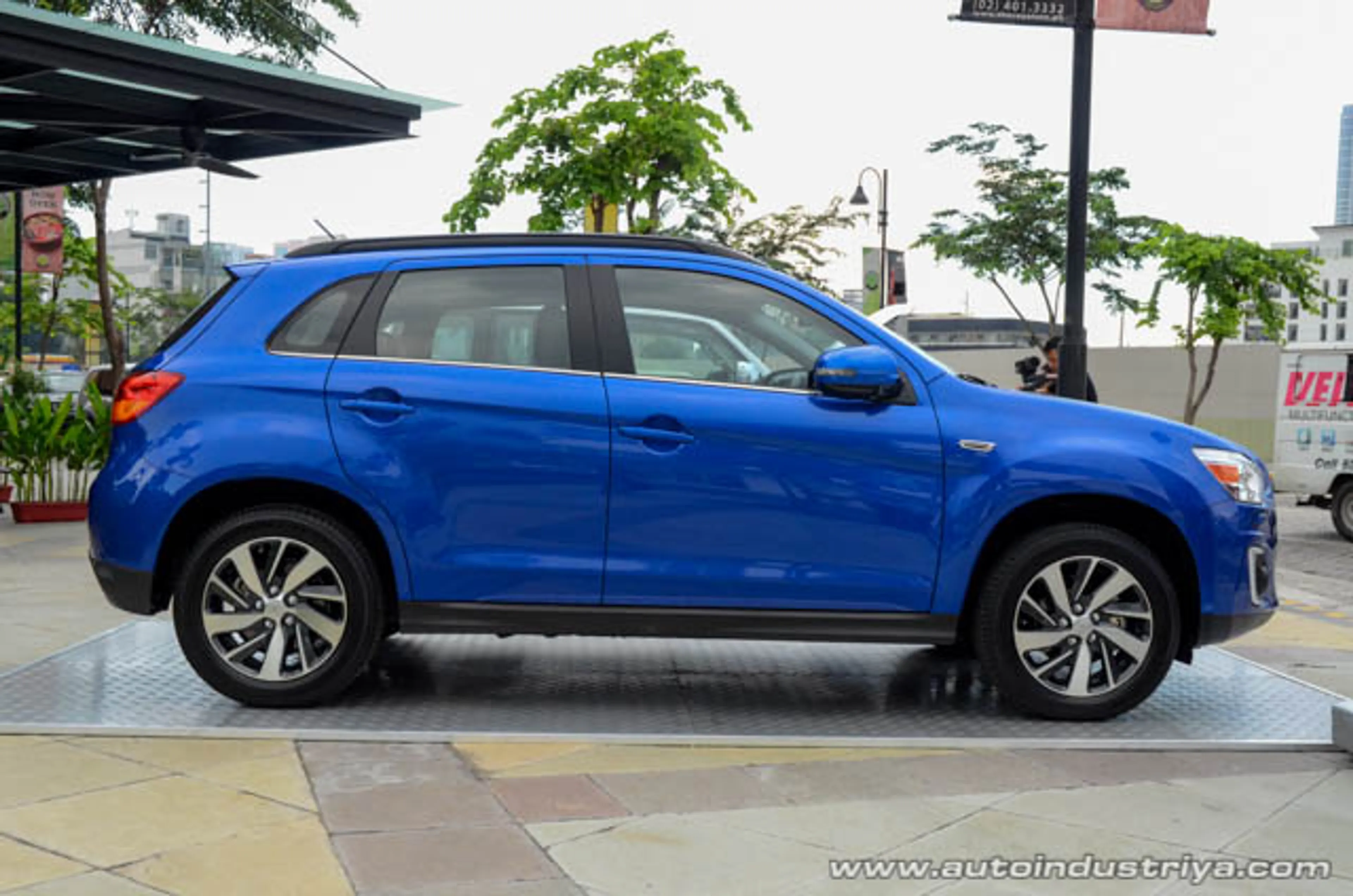 2015 Mitsubishi ASX 2.0 GLS CVT thumbnail 4