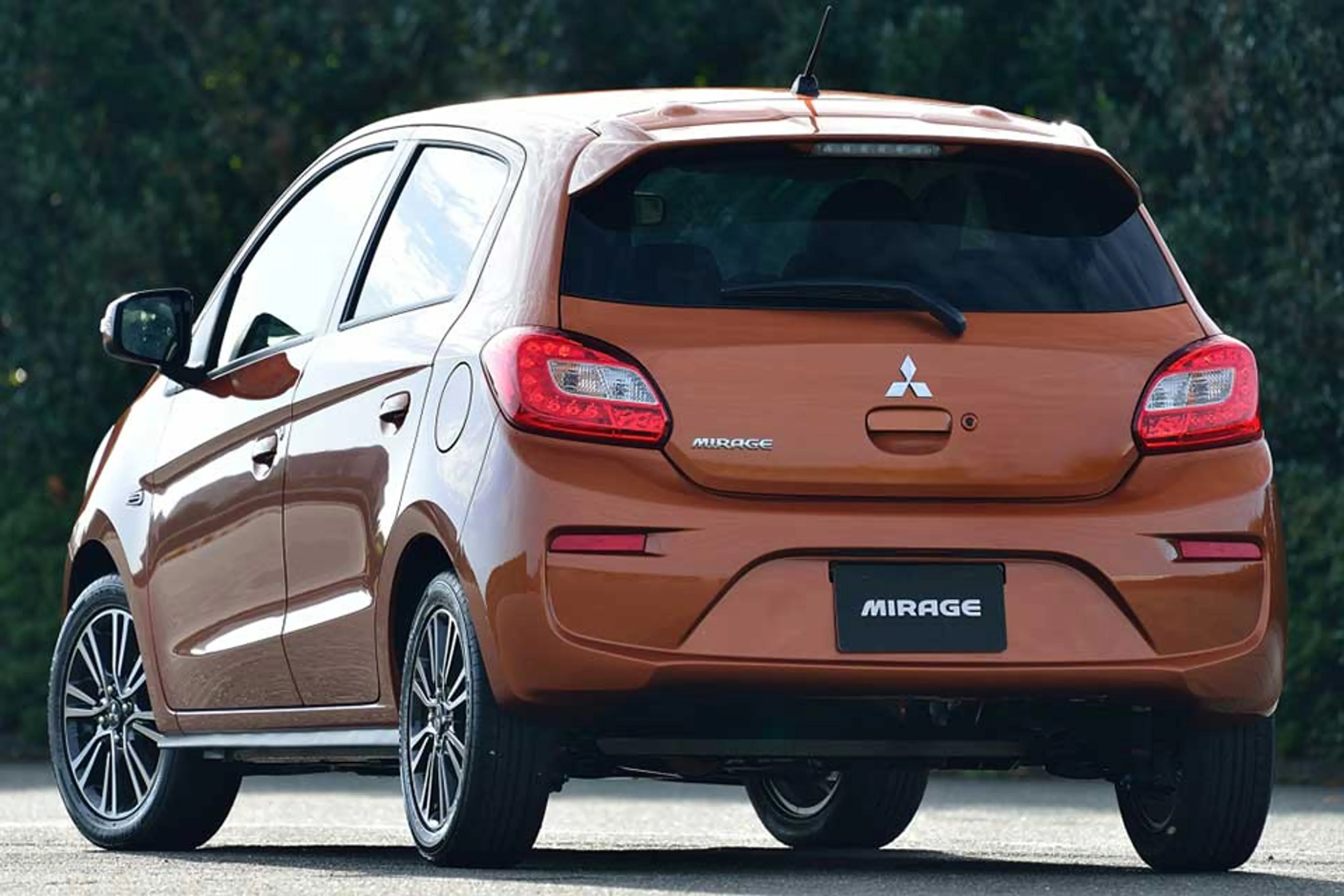 2016 Mitsubishi Mirage 1.2 GLX CVT thumbnail 2