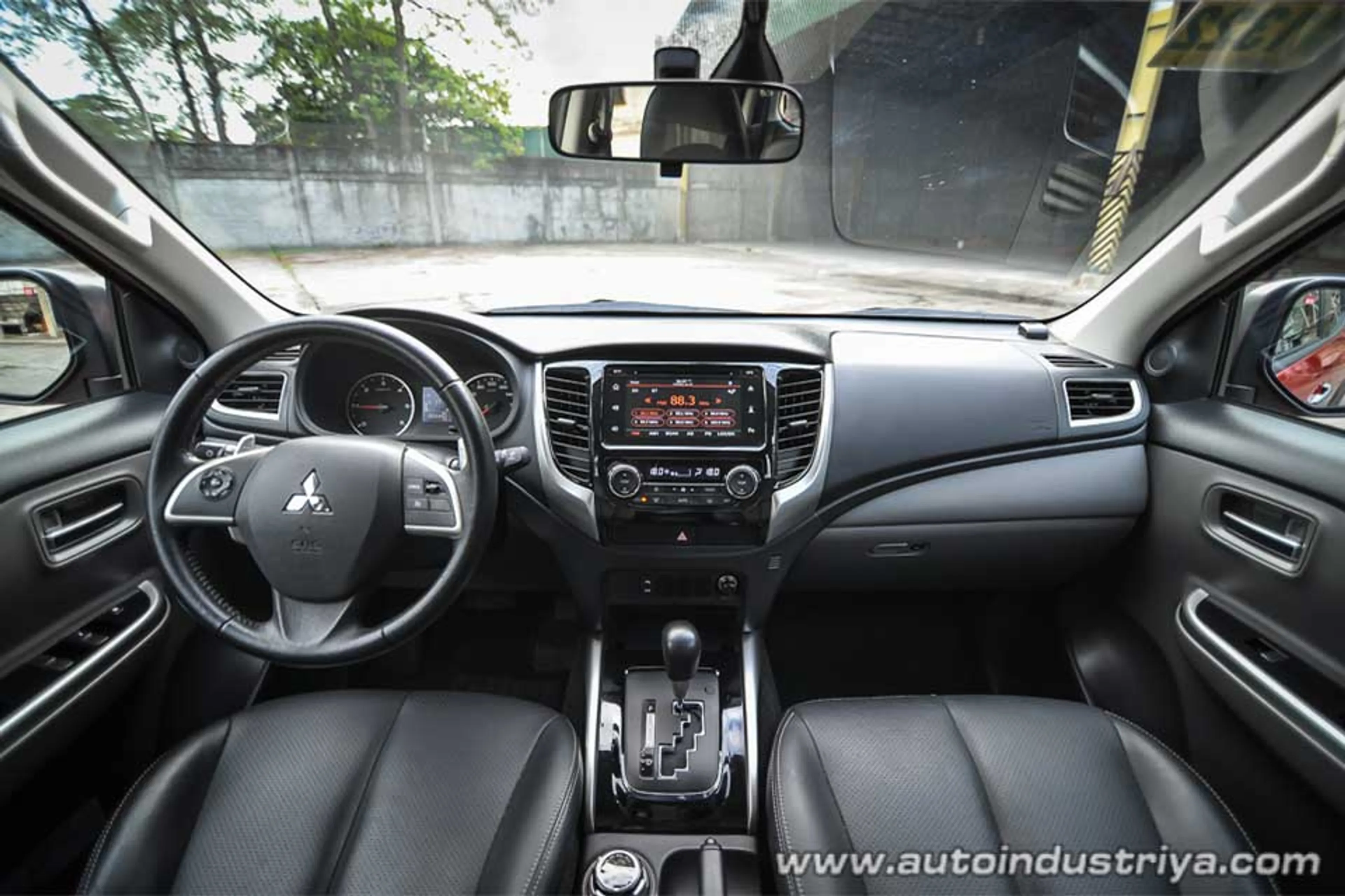 Mitsubishi Strada GT thumbnail 3