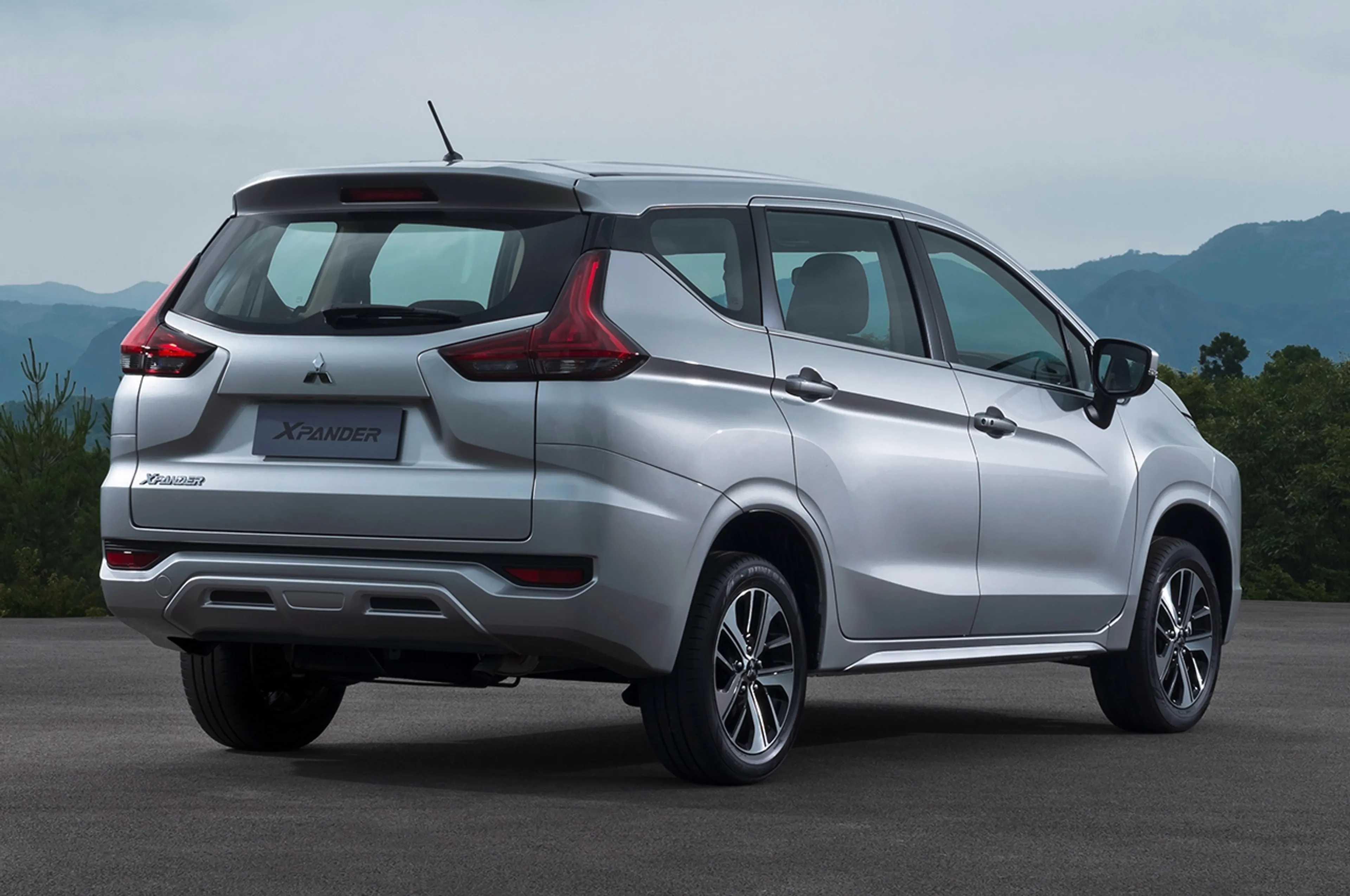 2018 Mitsubishi Xpander GLS Sport A/T thumbnail 2