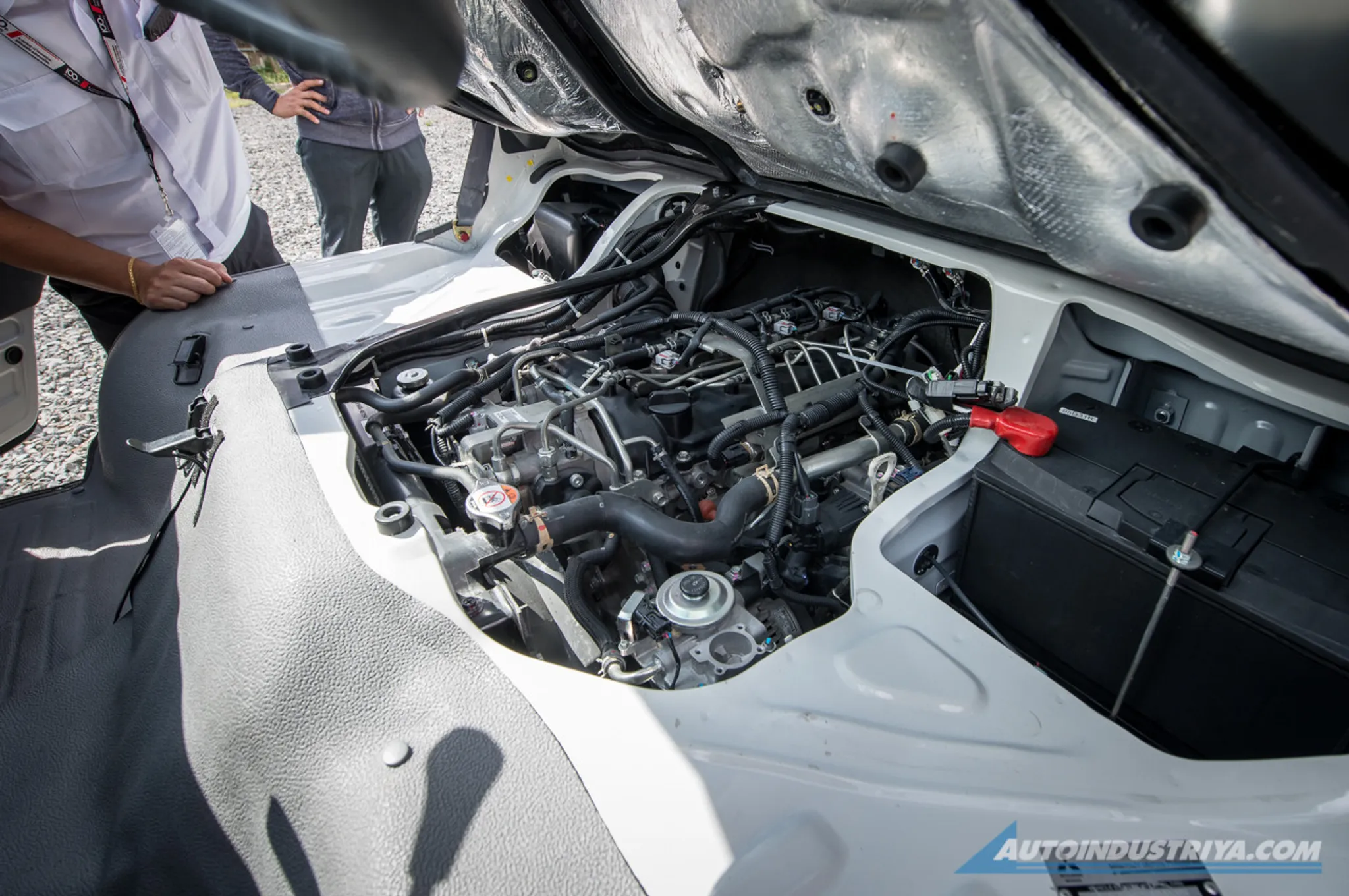 Mitsubishi L300 Price, Specs & Variants | Buyer's Guide | AutoIndustriya