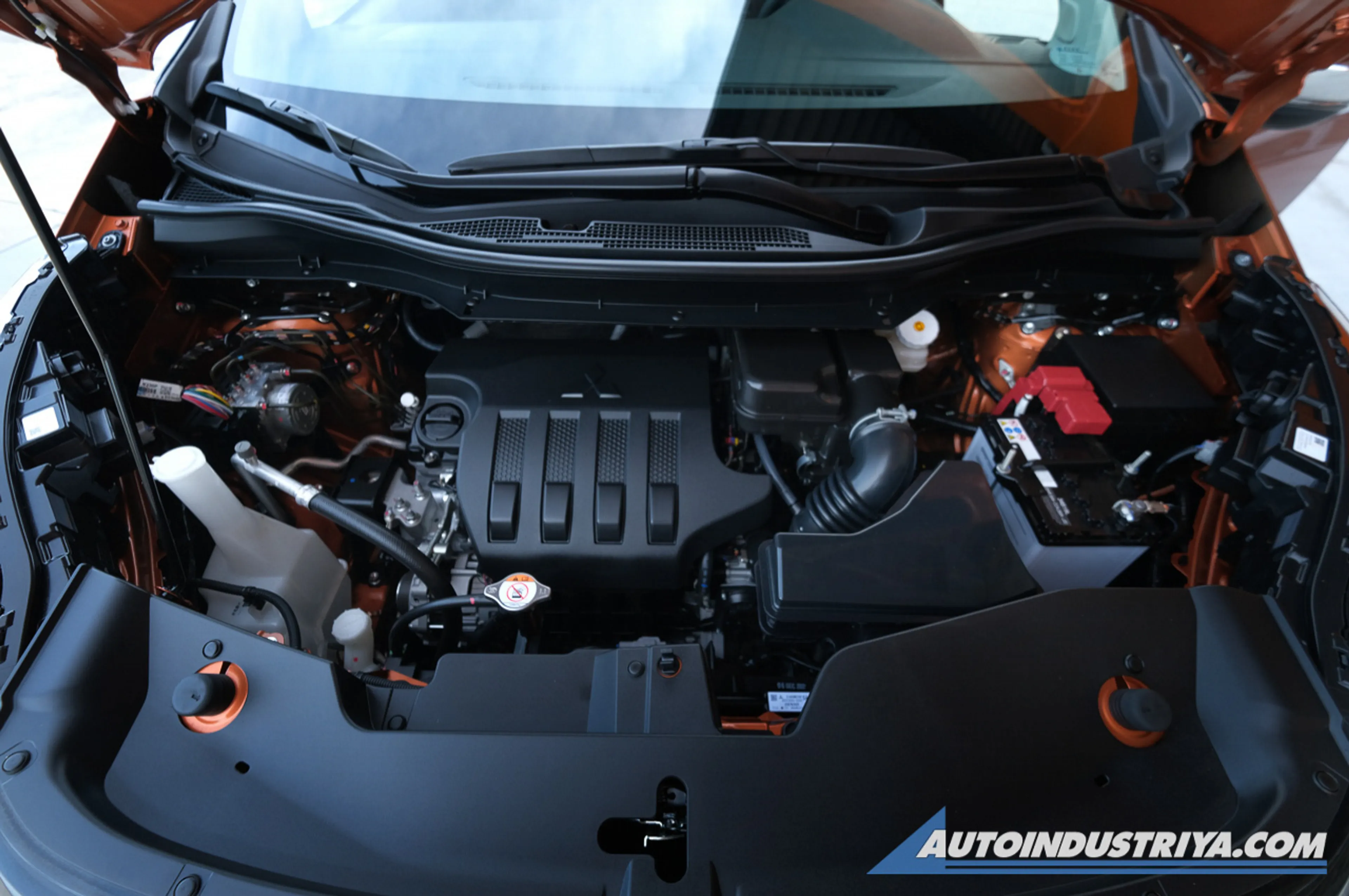 2023 Mitsubishi Xpander Cross 1.5 A/T thumbnail 4