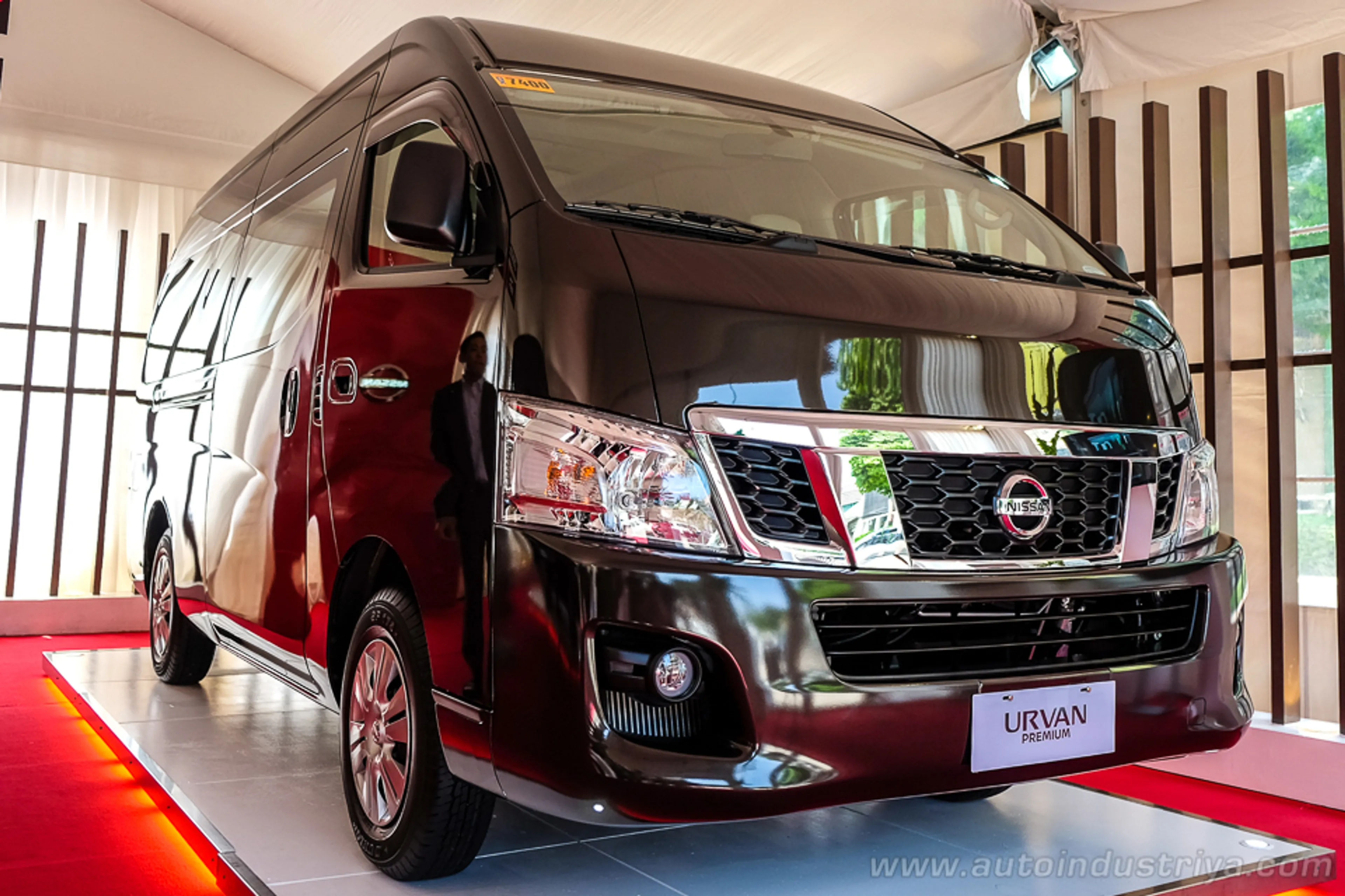 Nissan Urvan Premium 2017