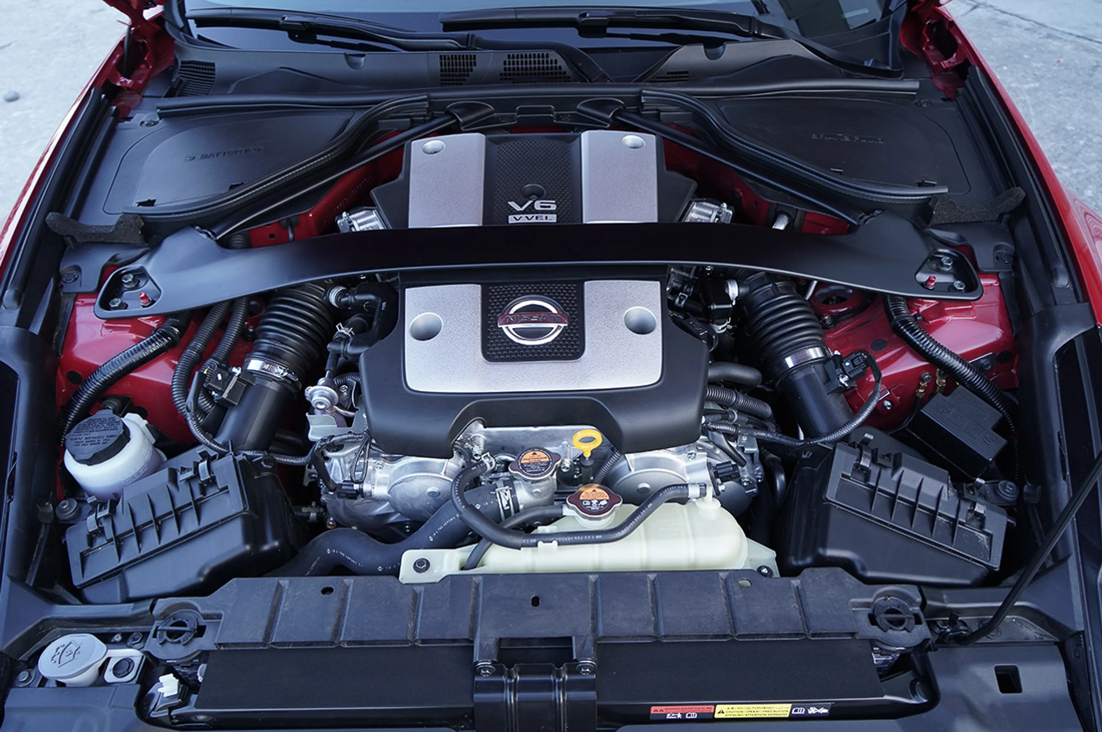 Nissan 370Z thumbnail 4