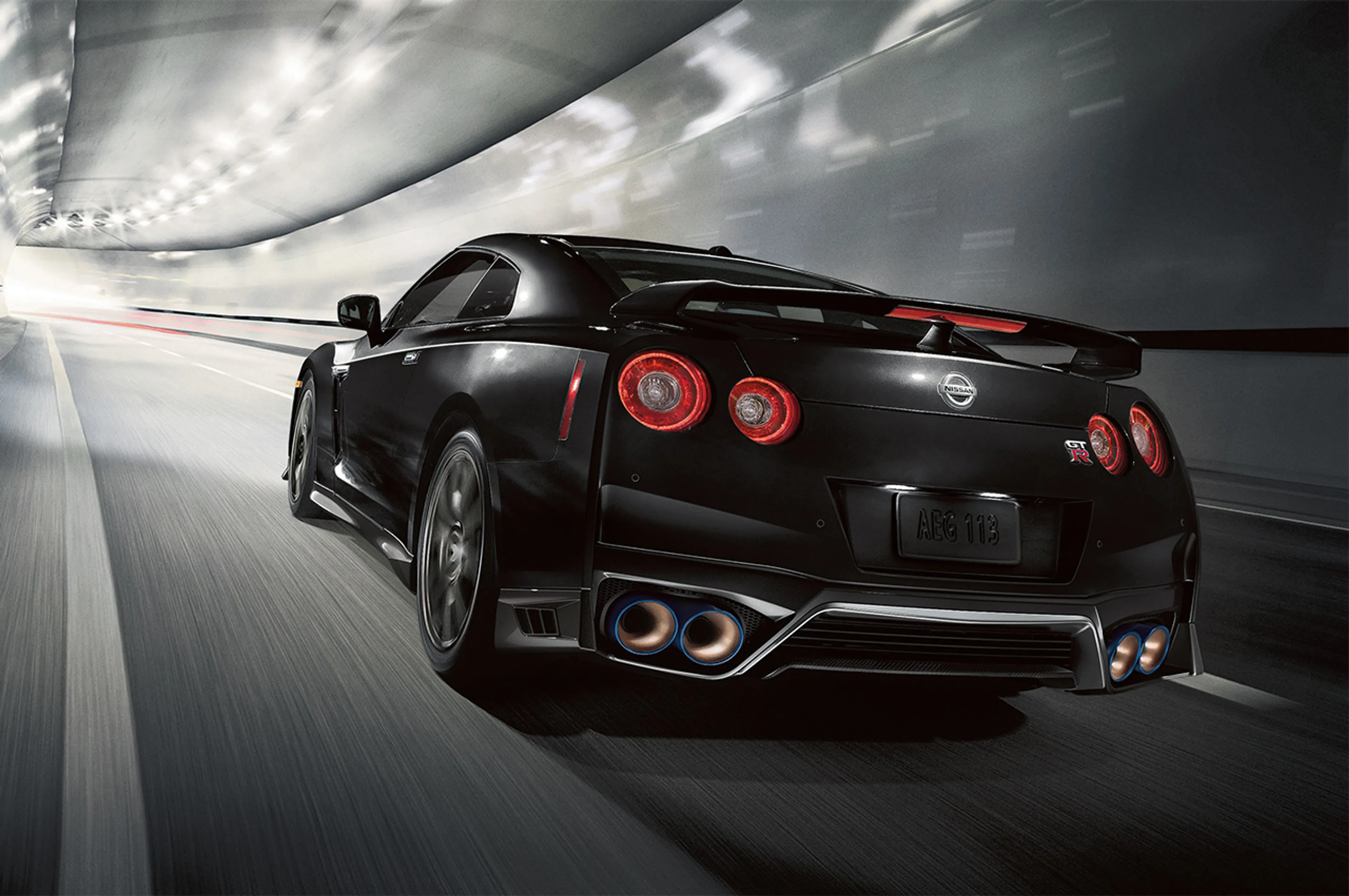 2020 Nissan GT-R Premium thumbnail 2