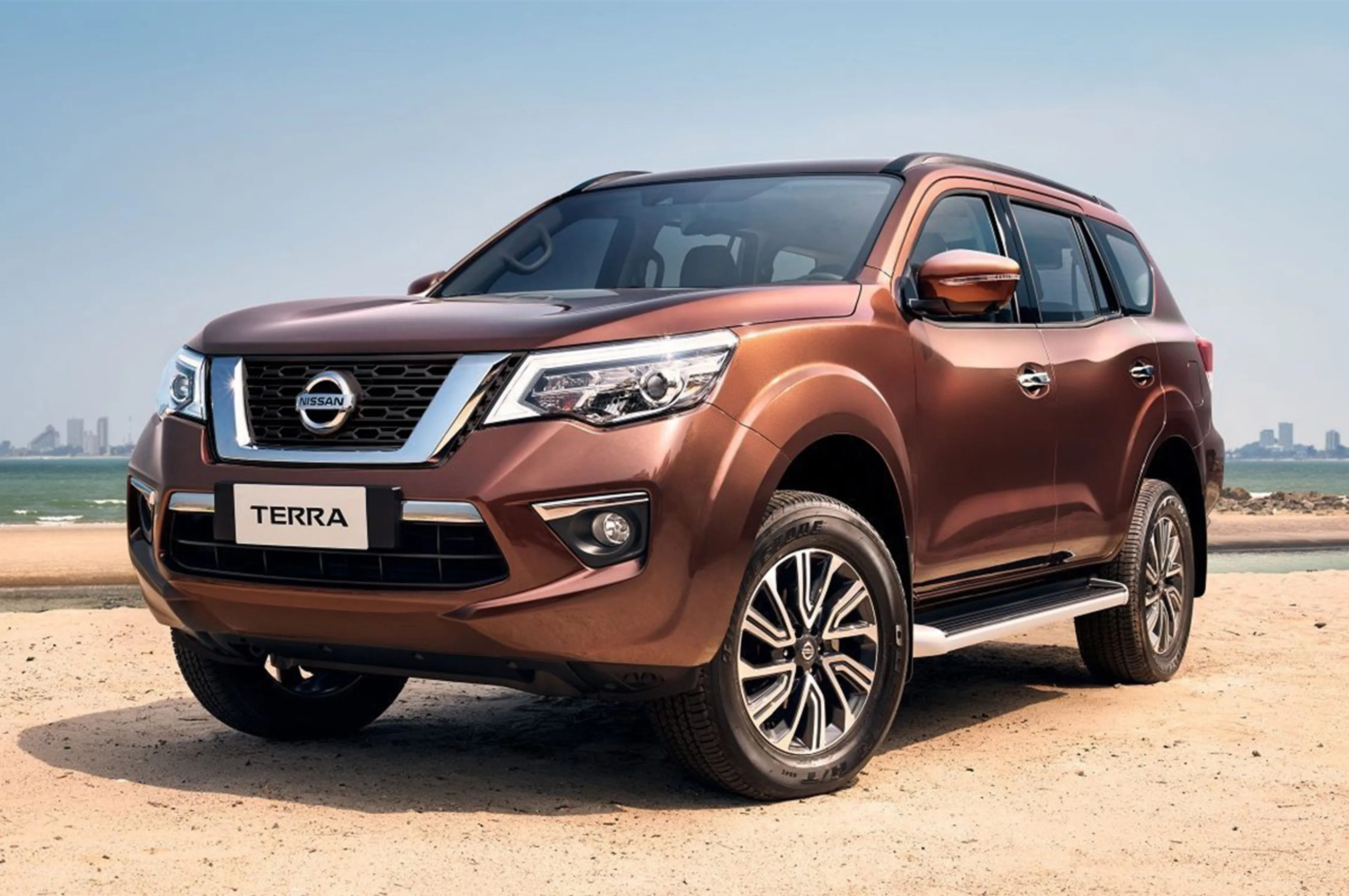 2020 Nissan Terra 2.5 EL MT 4x2 — photo 1