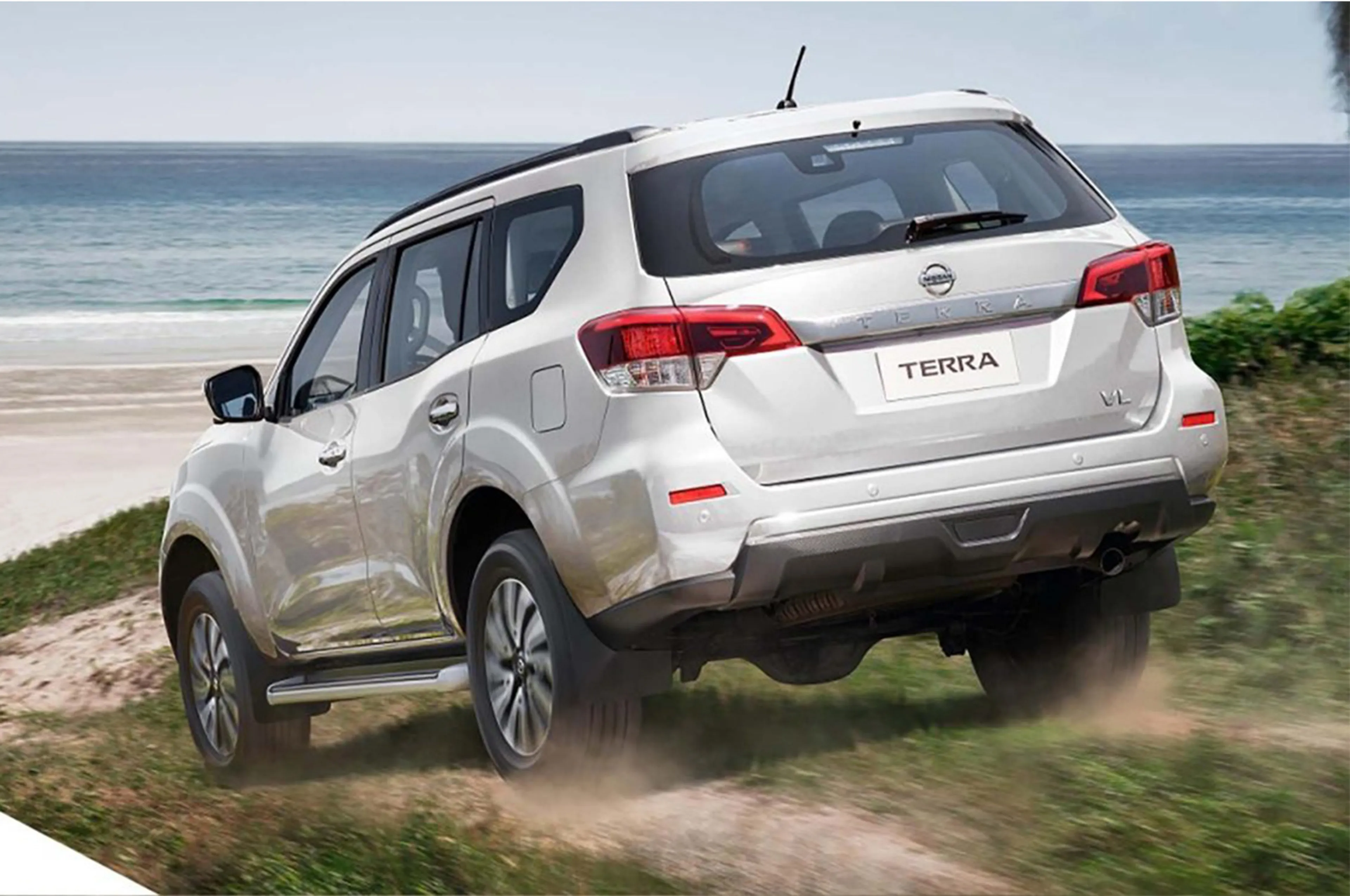 2020 Nissan Terra 2.5 EL MT 4x2 thumbnail 2