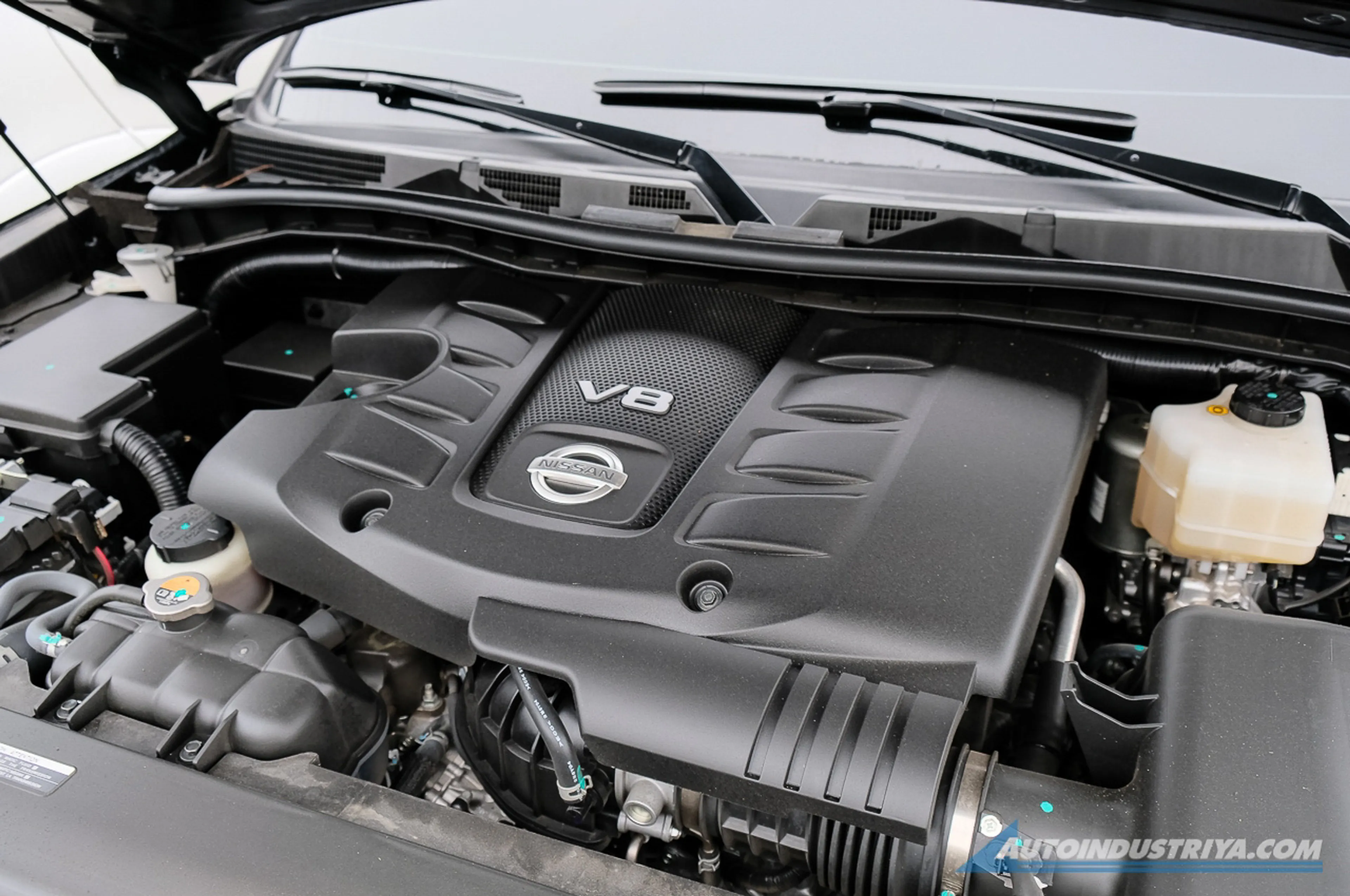 Nissan Patrol Royale thumbnail 4