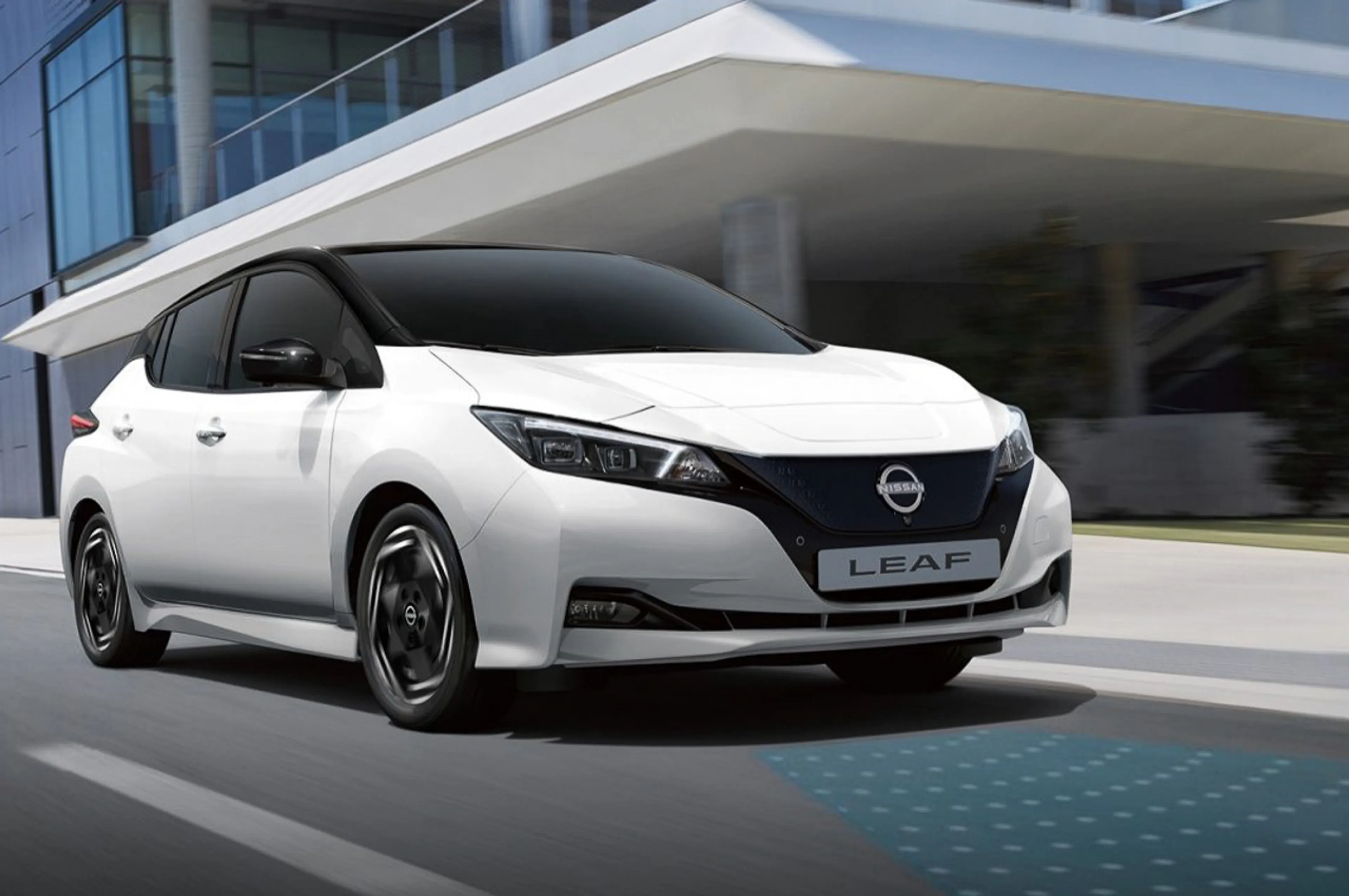Nissan Leaf thumbnail 4