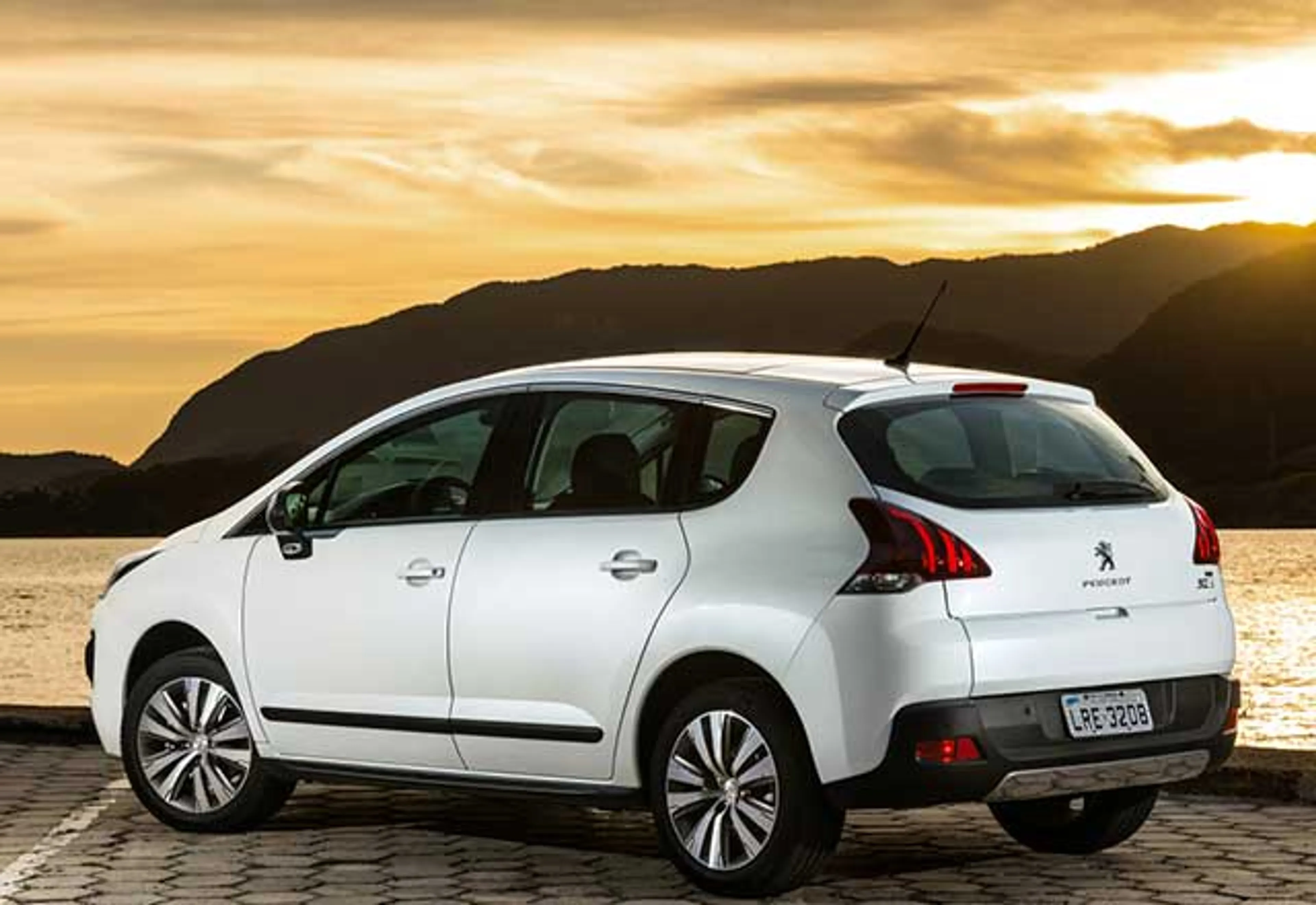 2015 Peugeot 3008 2.0 HDI Allure Hatchback AT Dsl thumbnail 2