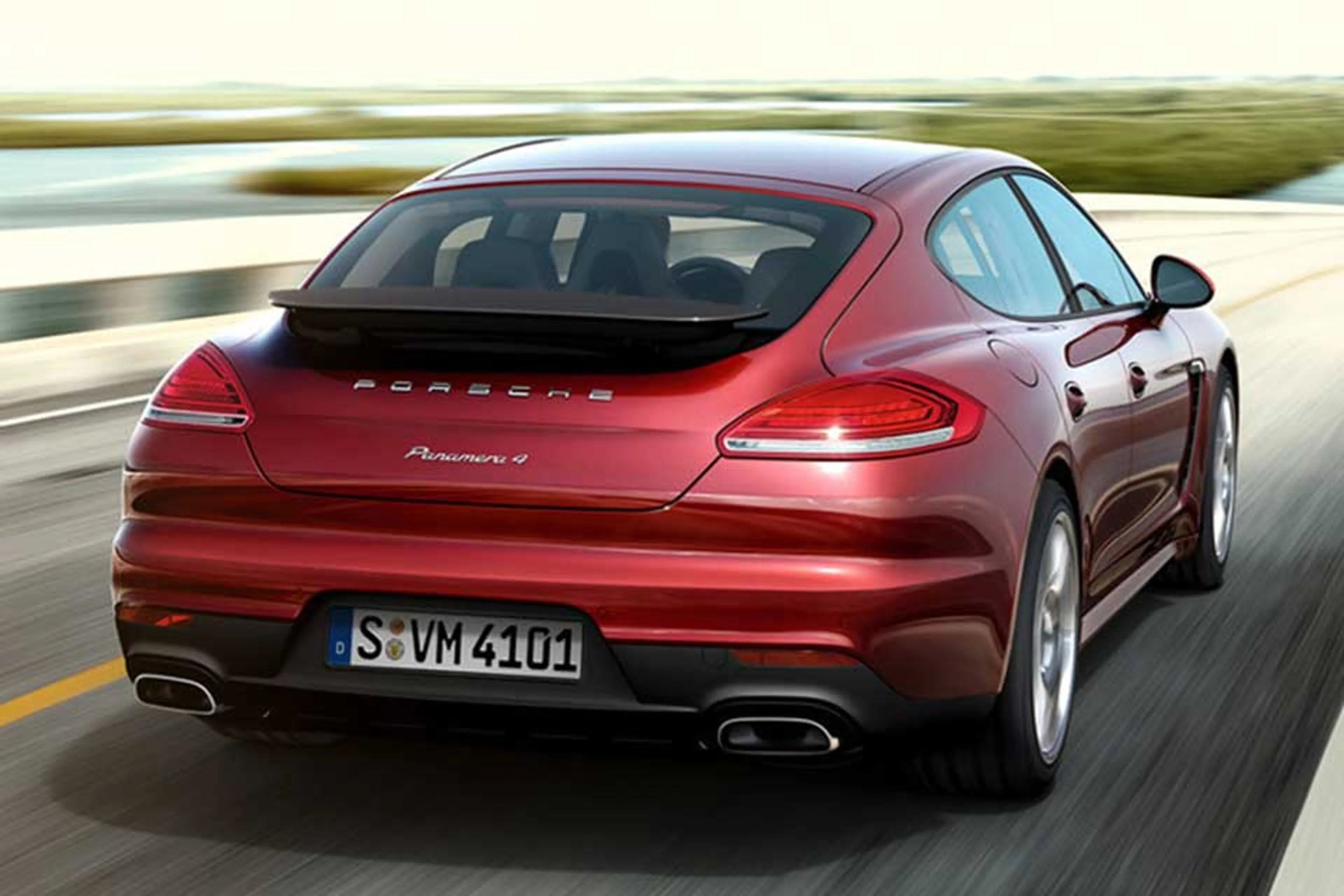 2015 Porsche Panamera V6 thumbnail 2