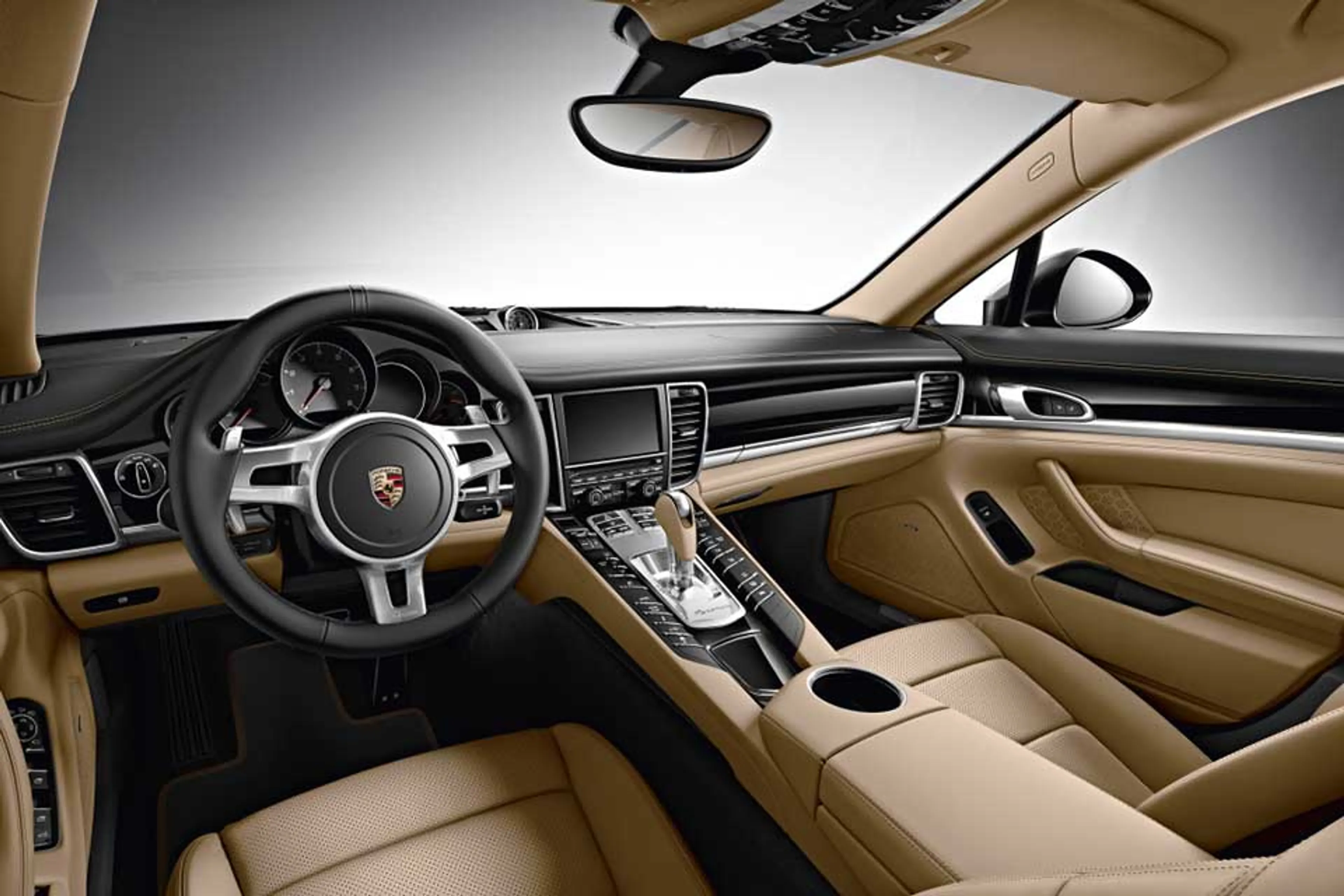 2015 Porsche Panamera V6 thumbnail 3