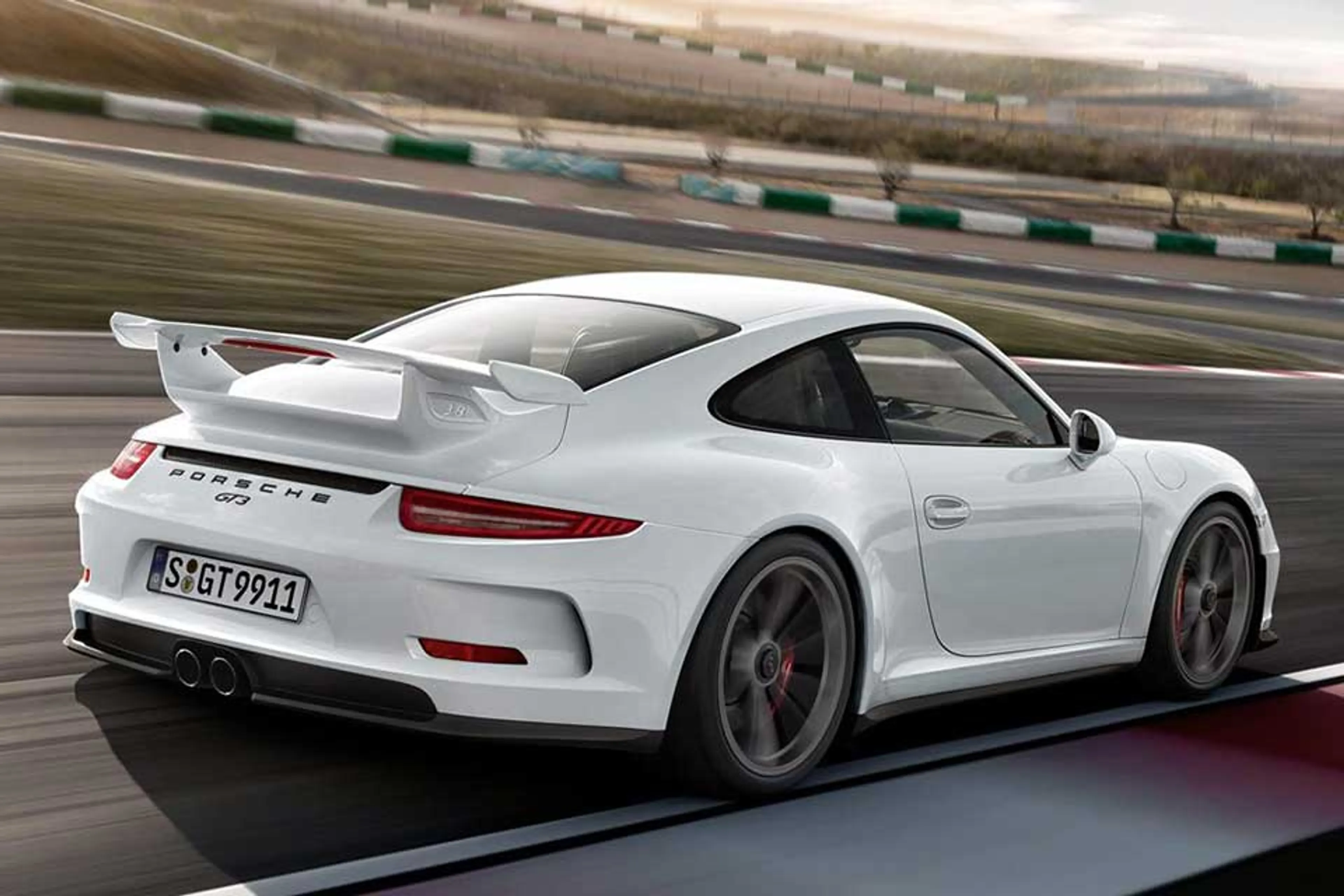 Porsche 911 GT3 thumbnail 2