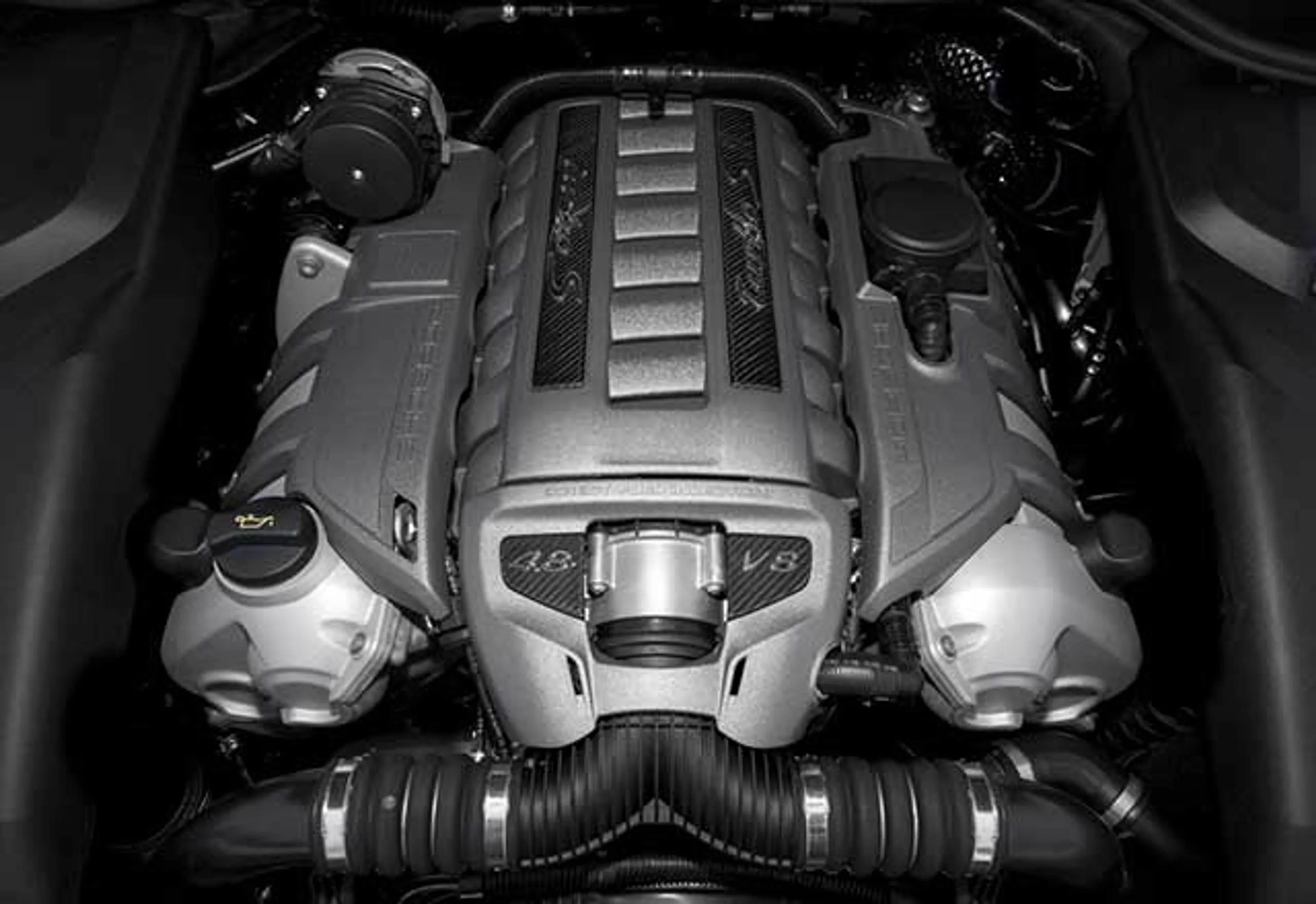 2016 Porsche Cayenne GTS thumbnail 4