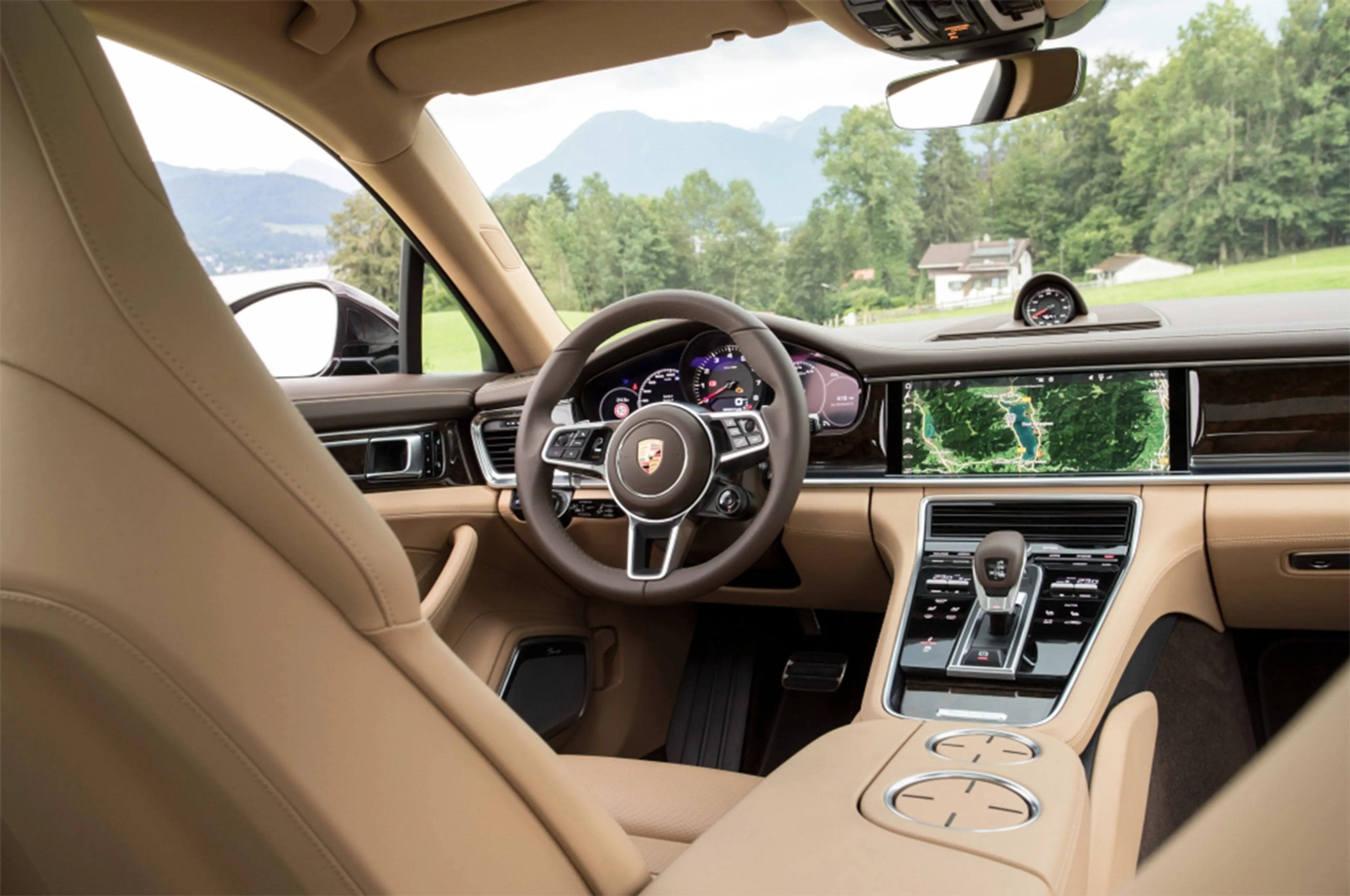 Porsche Panamera thumbnail 3