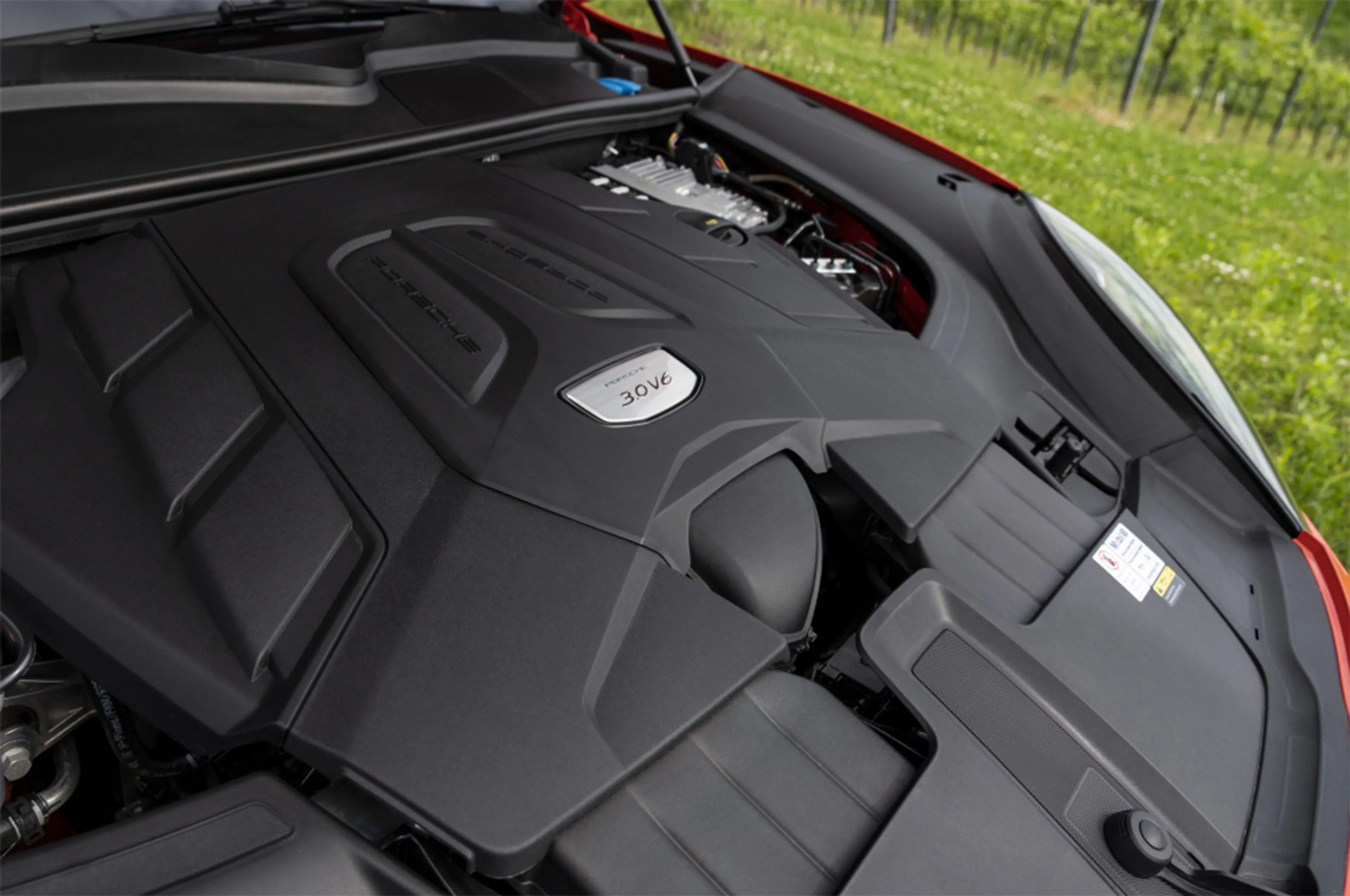 Porsche Cayenne Coupe thumbnail 4