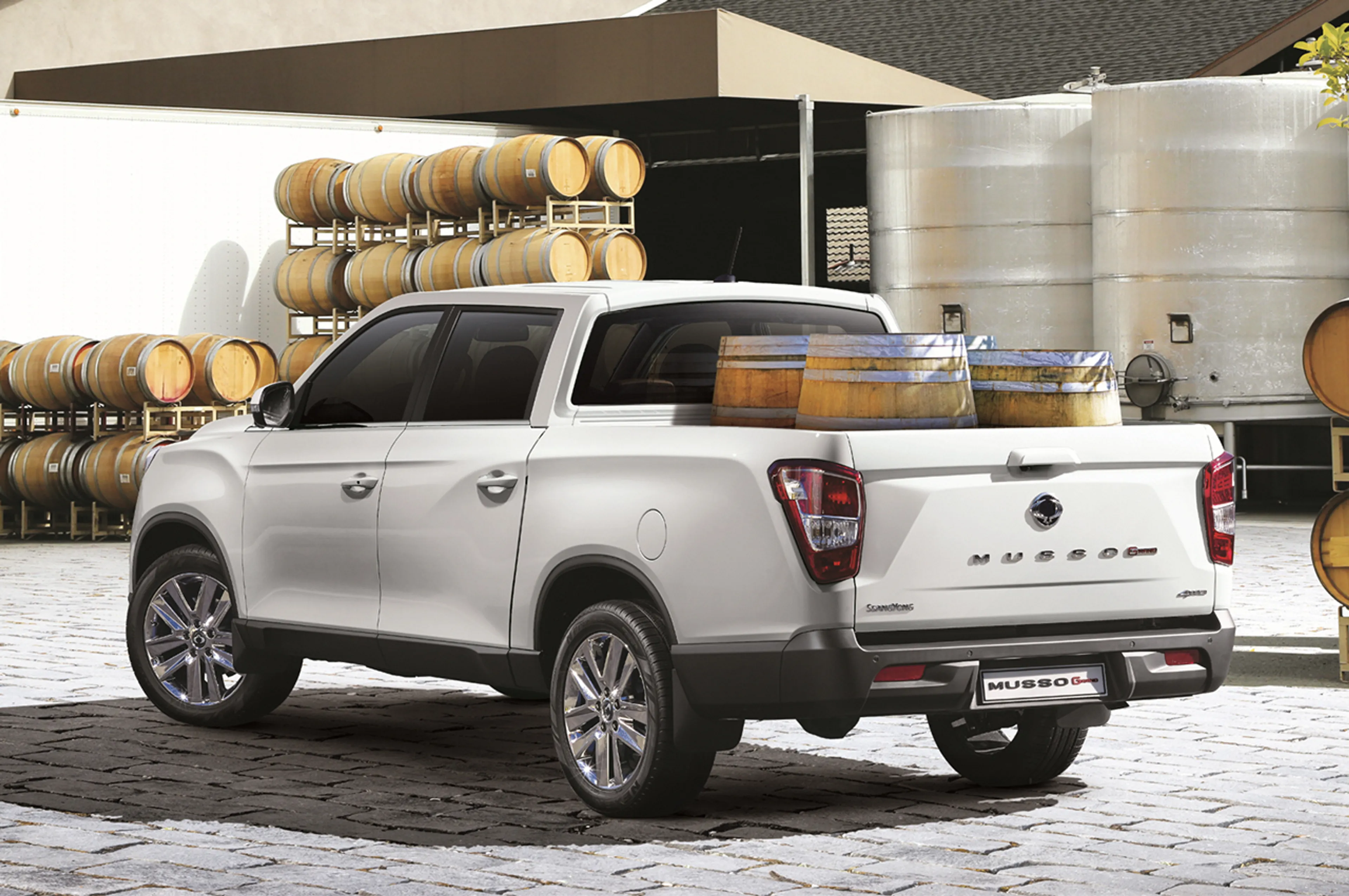 SsangYong Musso thumbnail 2