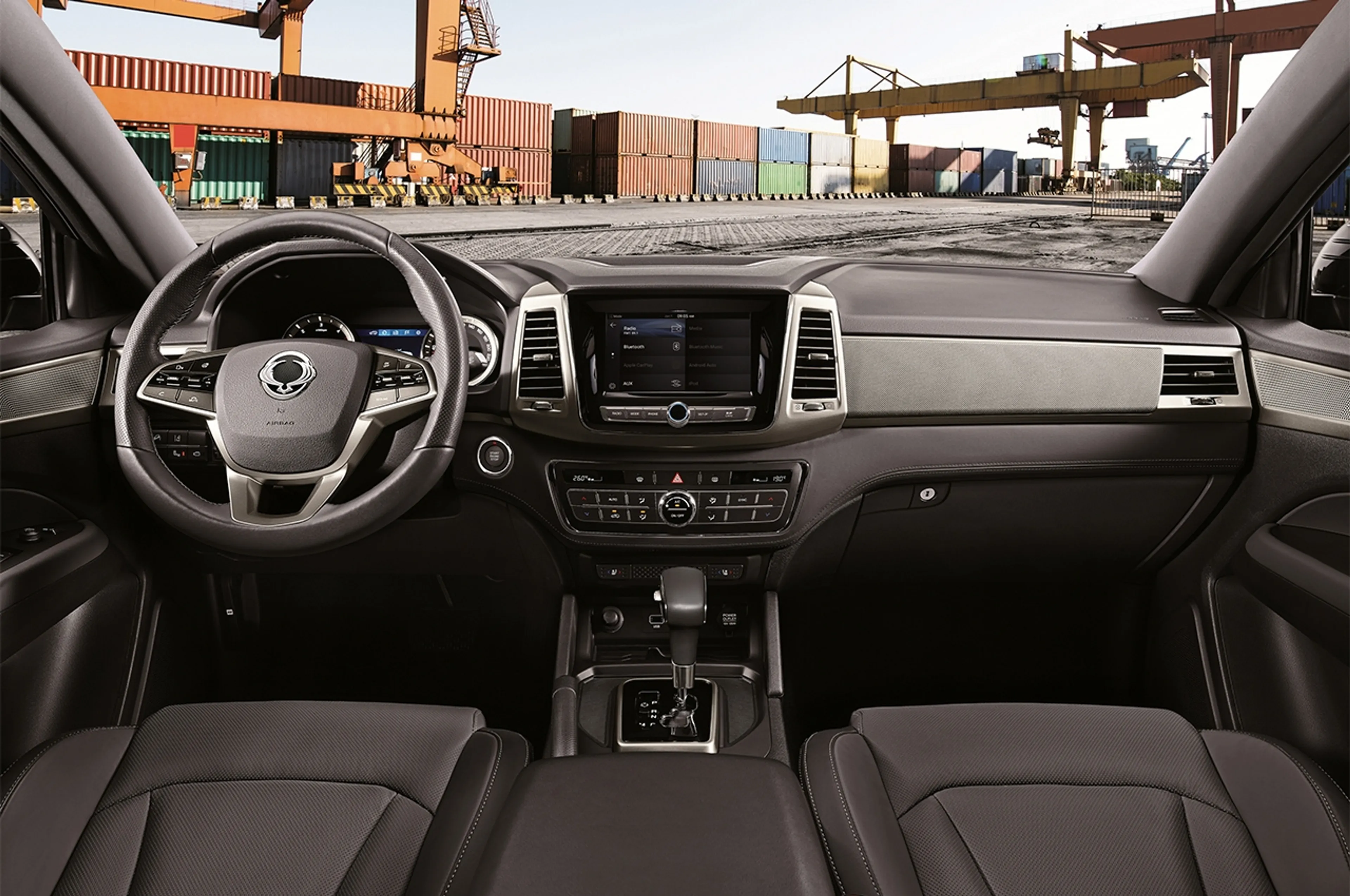 SsangYong Musso Grand thumbnail 3