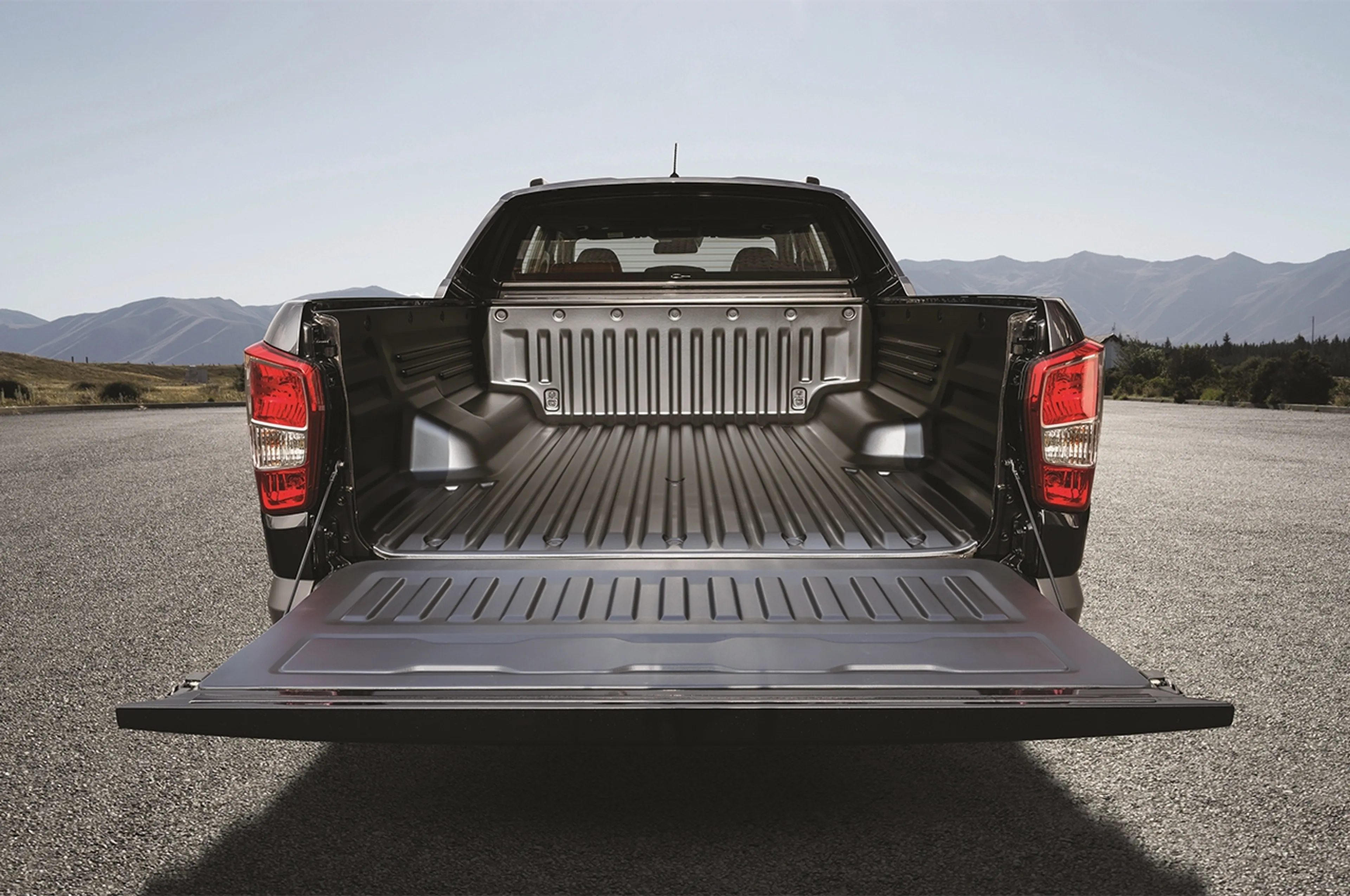 SsangYong Musso Grand thumbnail 4