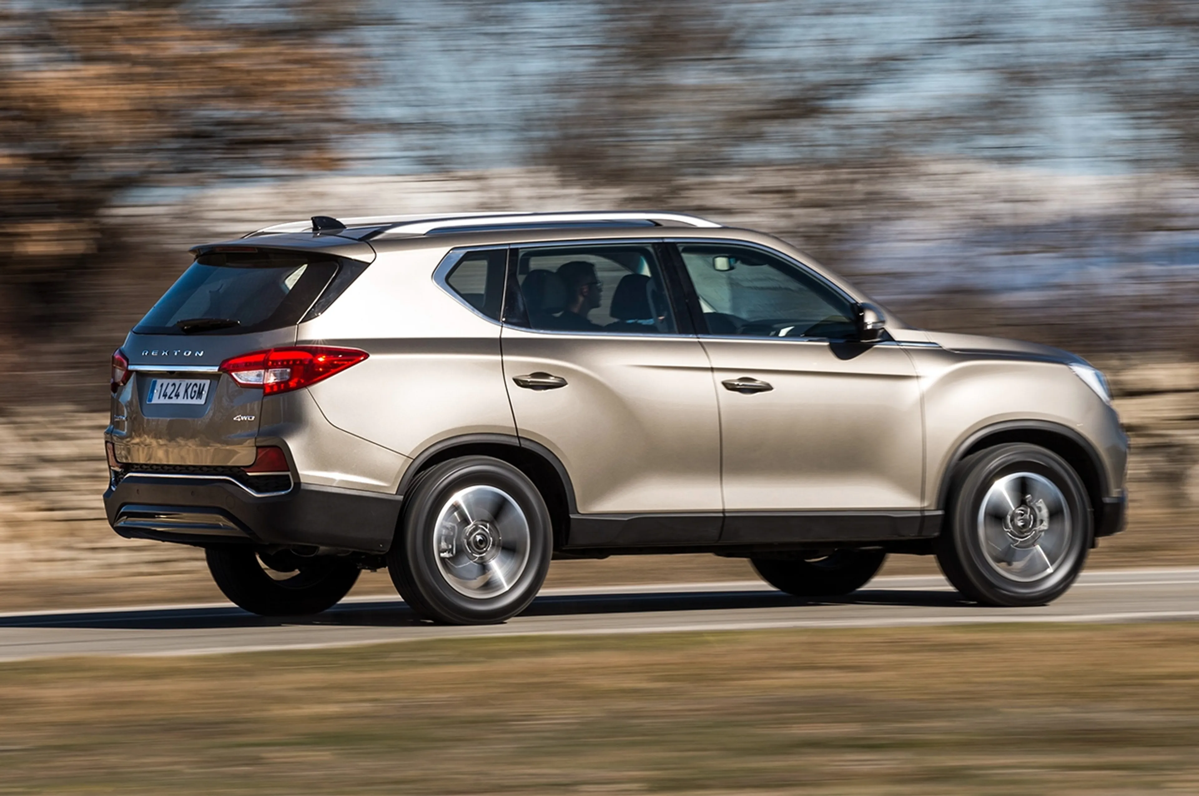 SsangYong Rexton thumbnail 2