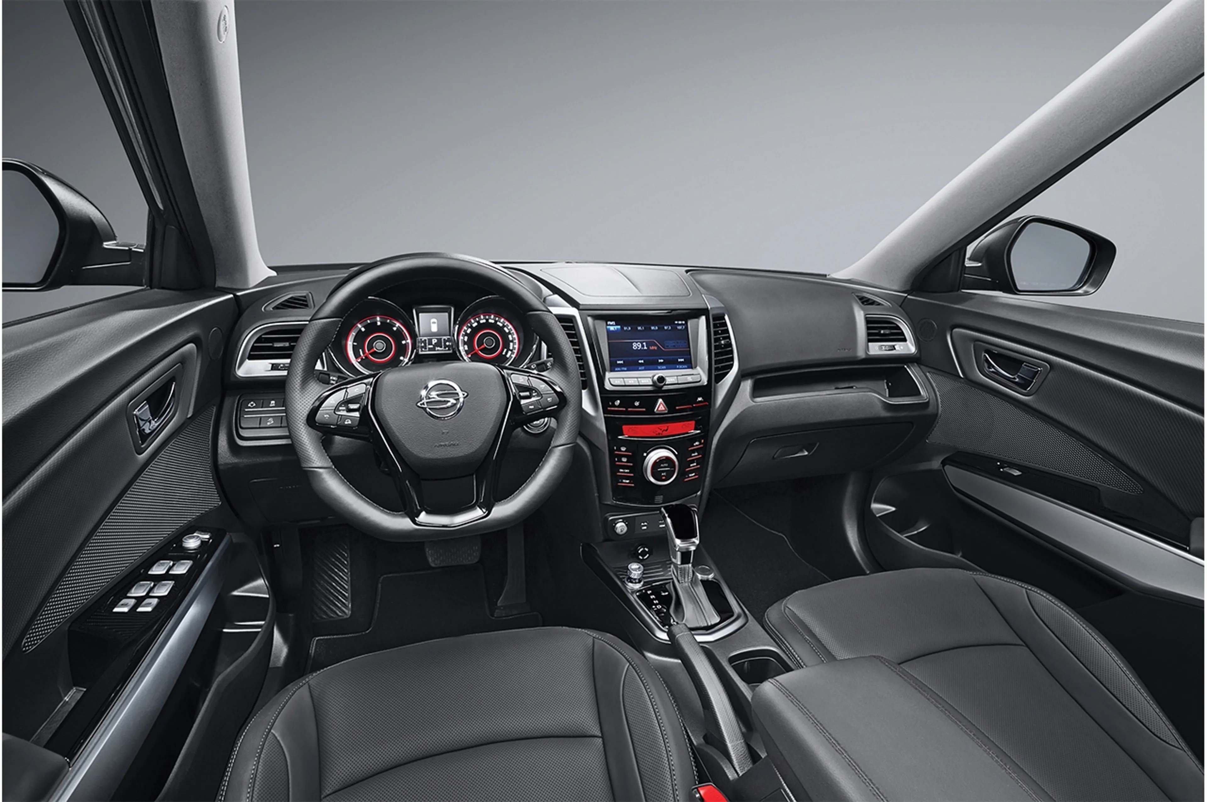 2019 SsangYong Tivoli 1.6L A/T Premium Sport thumbnail 3