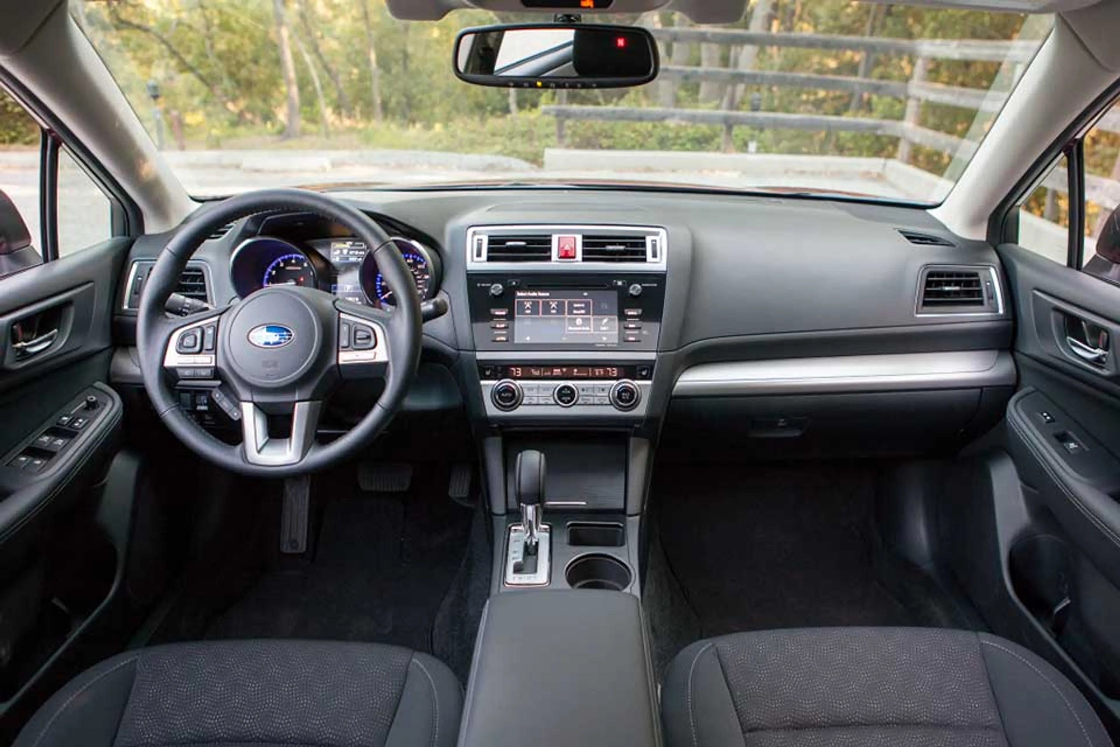 2015 Subaru Legacy 3.6 CVT thumbnail 3