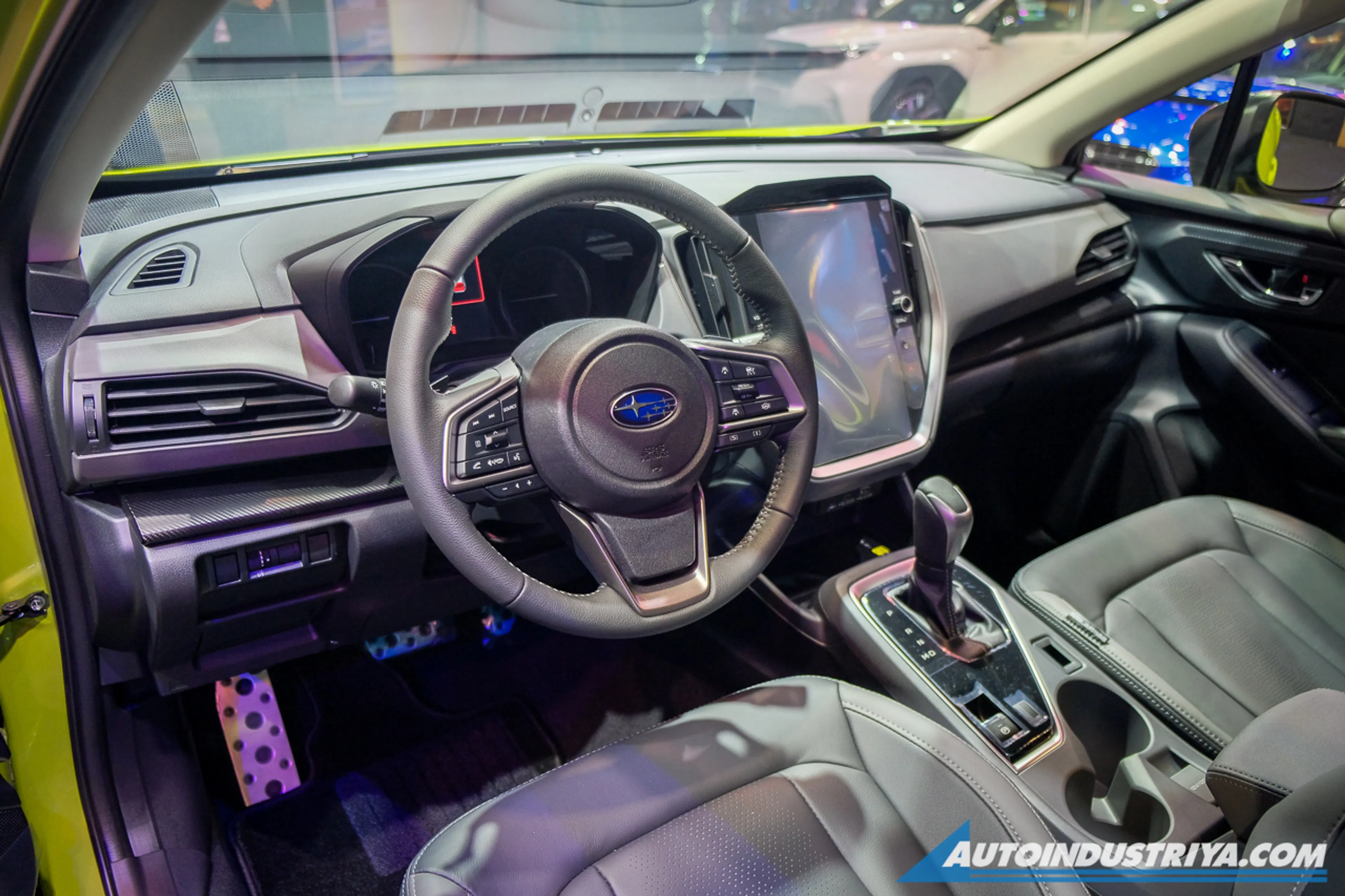 Subaru Crosstrek Hybrid thumbnail 3