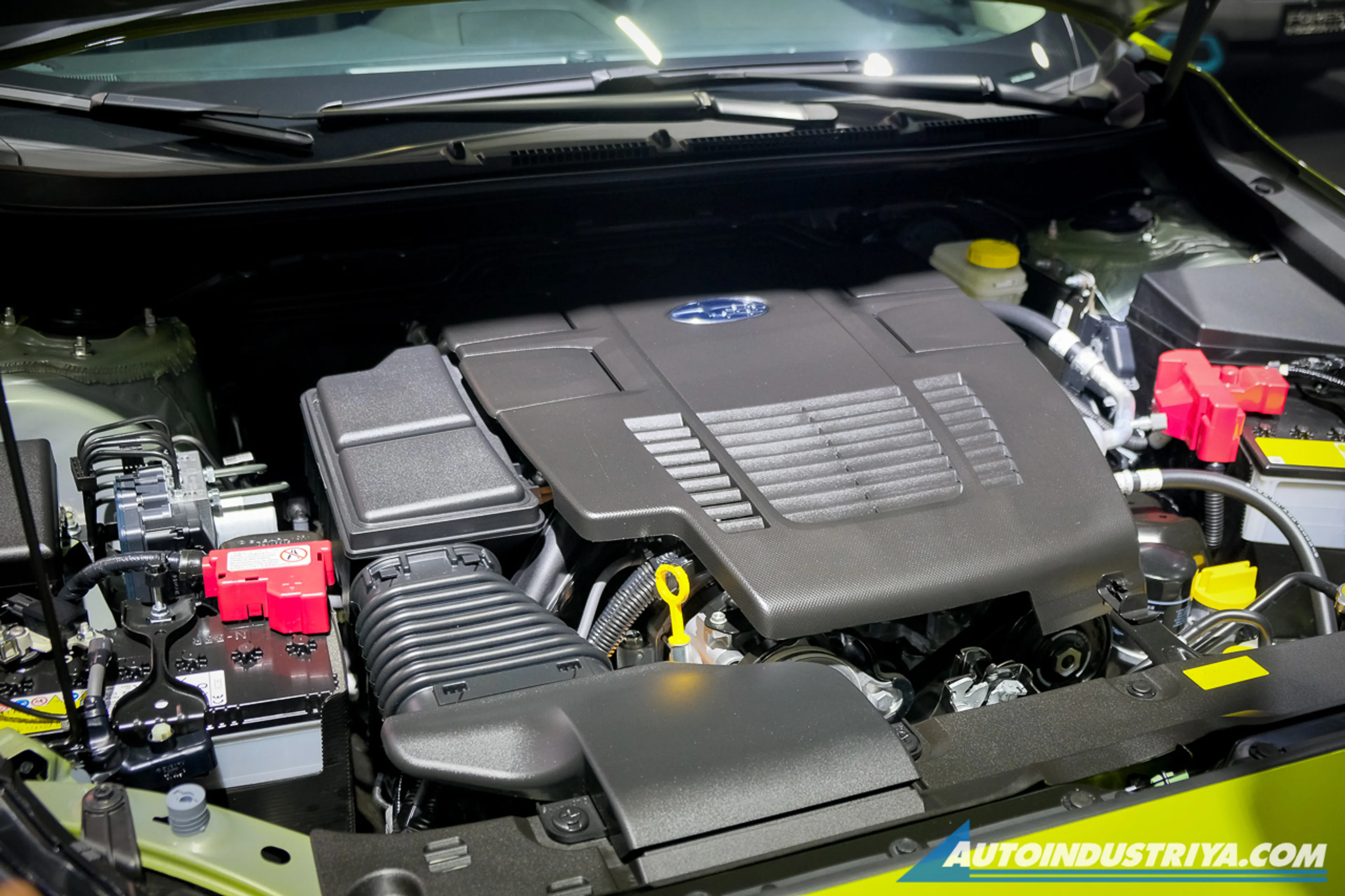 Subaru Crosstrek Hybrid thumbnail 4