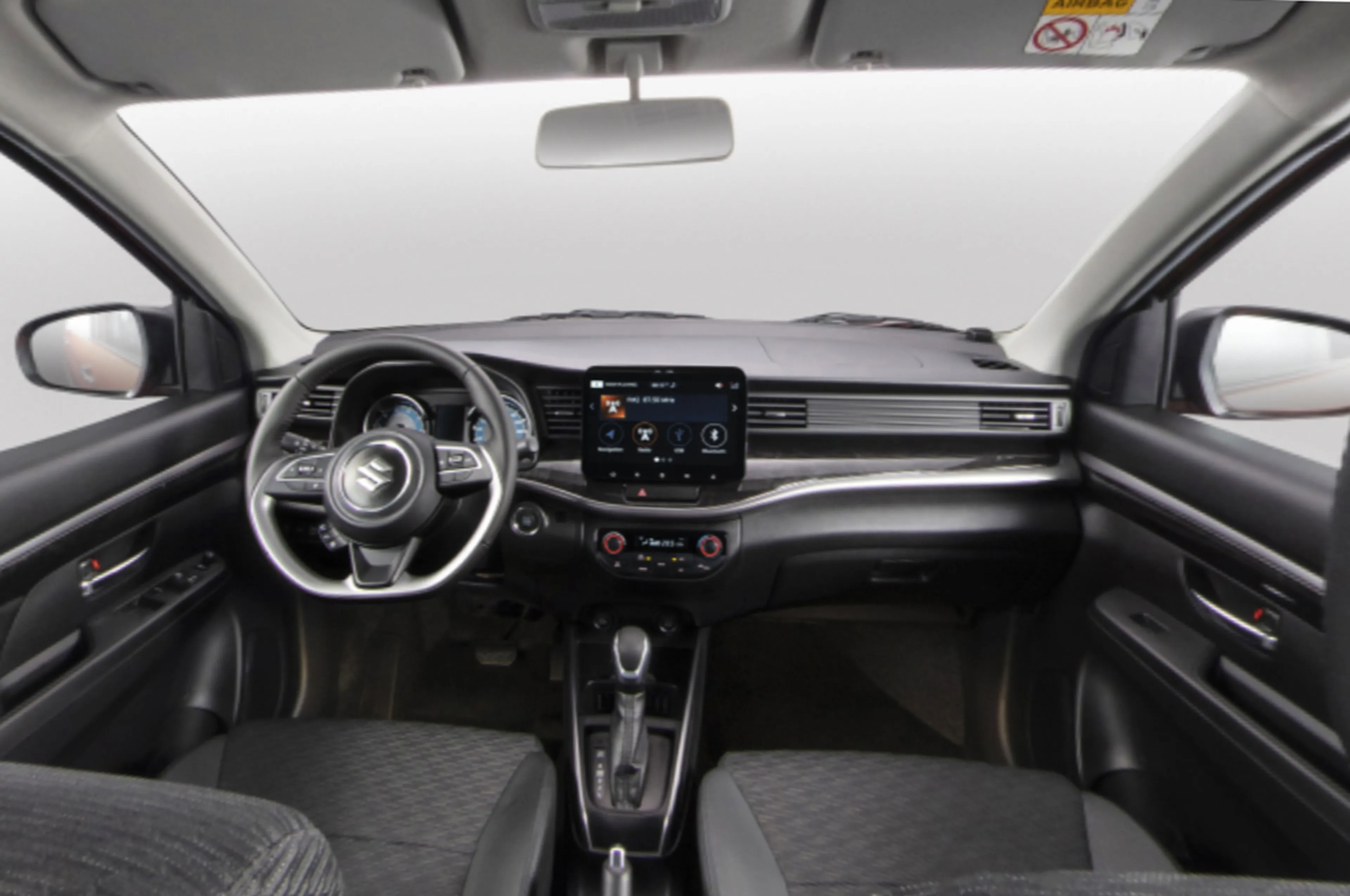 Suzuki XL7 Hybrid thumbnail 3