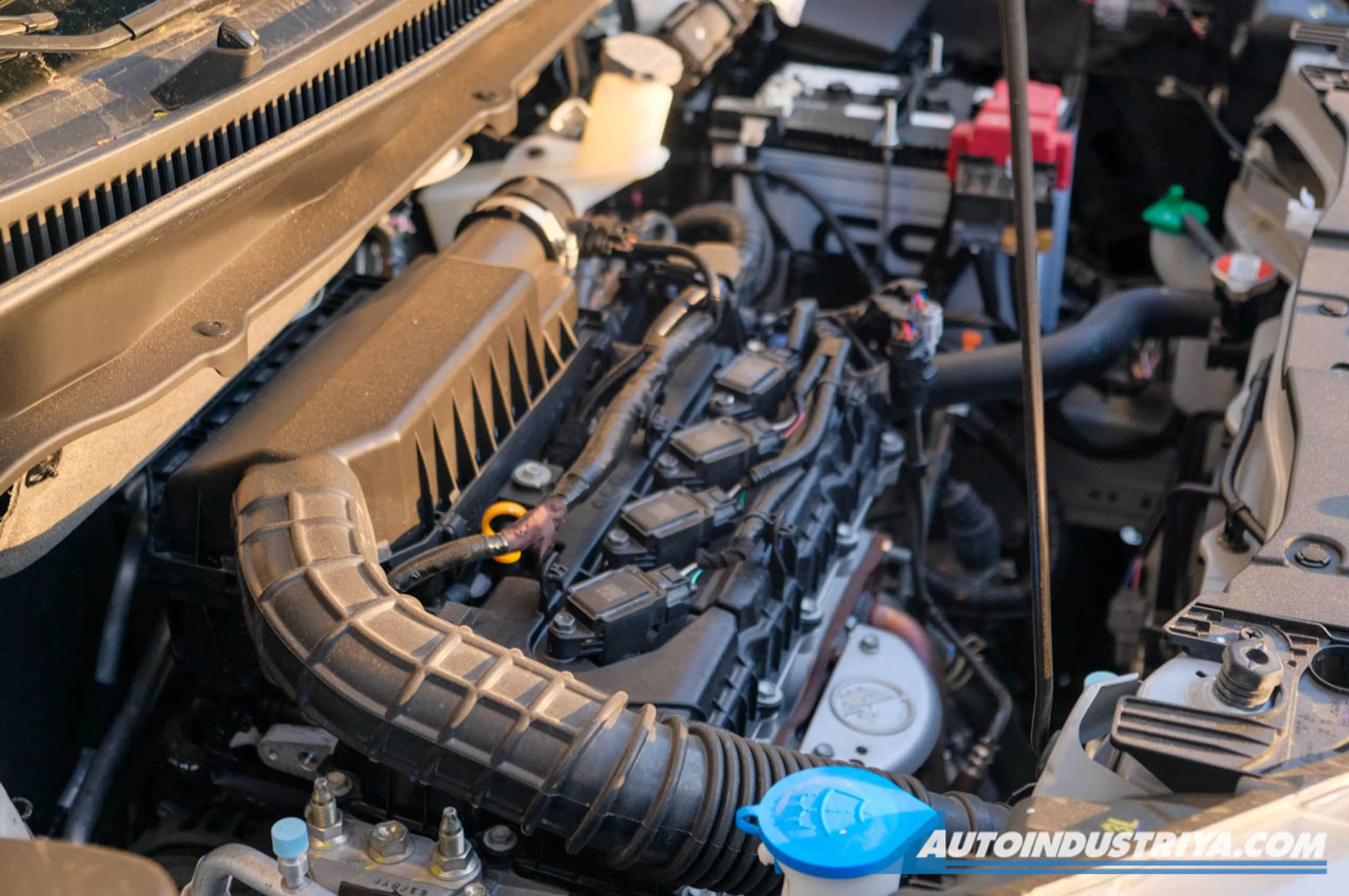 Suzuki XL7 Hybrid thumbnail 4