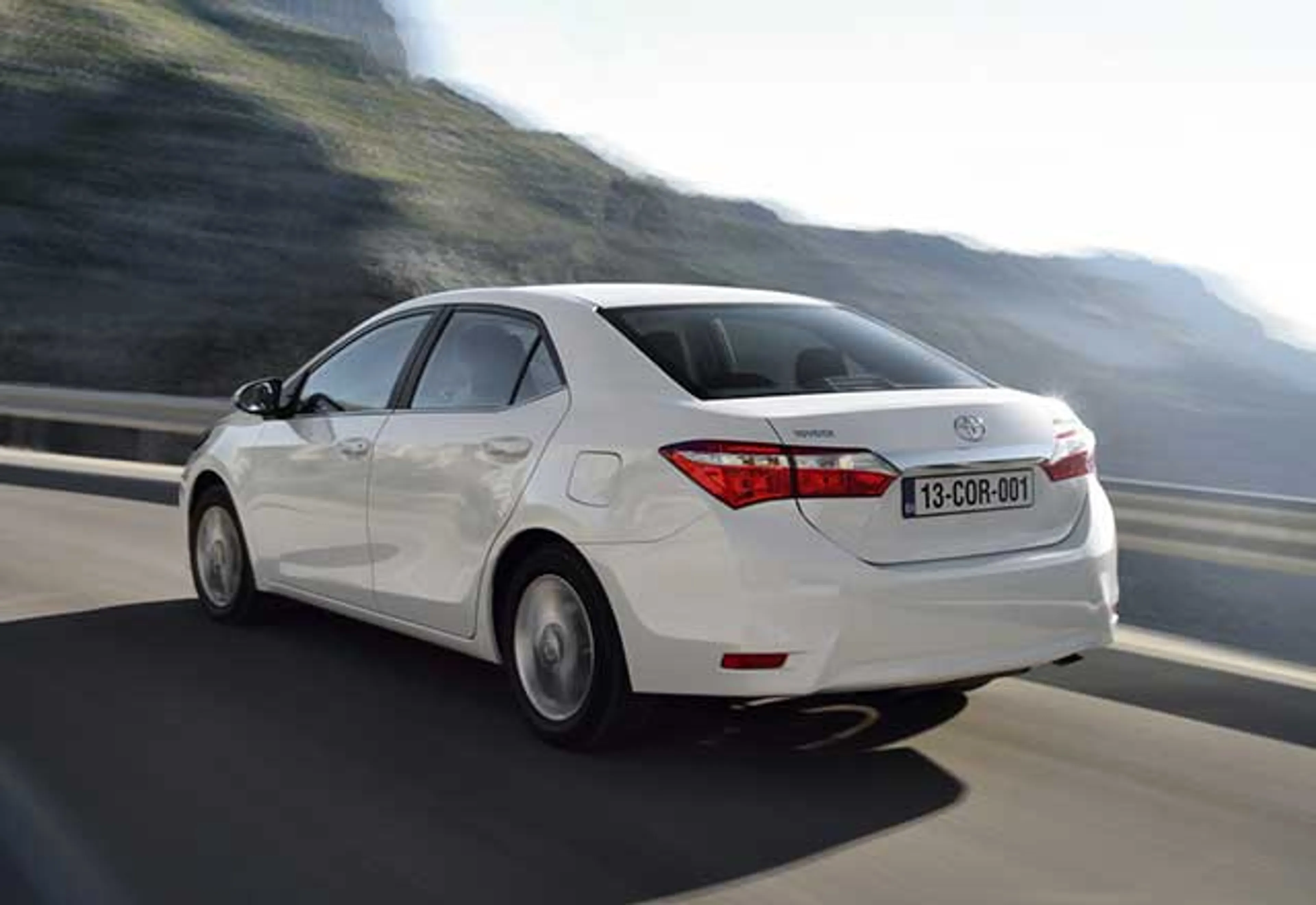 2015 Toyota Corolla Altis 2.0 V CVT thumbnail 2