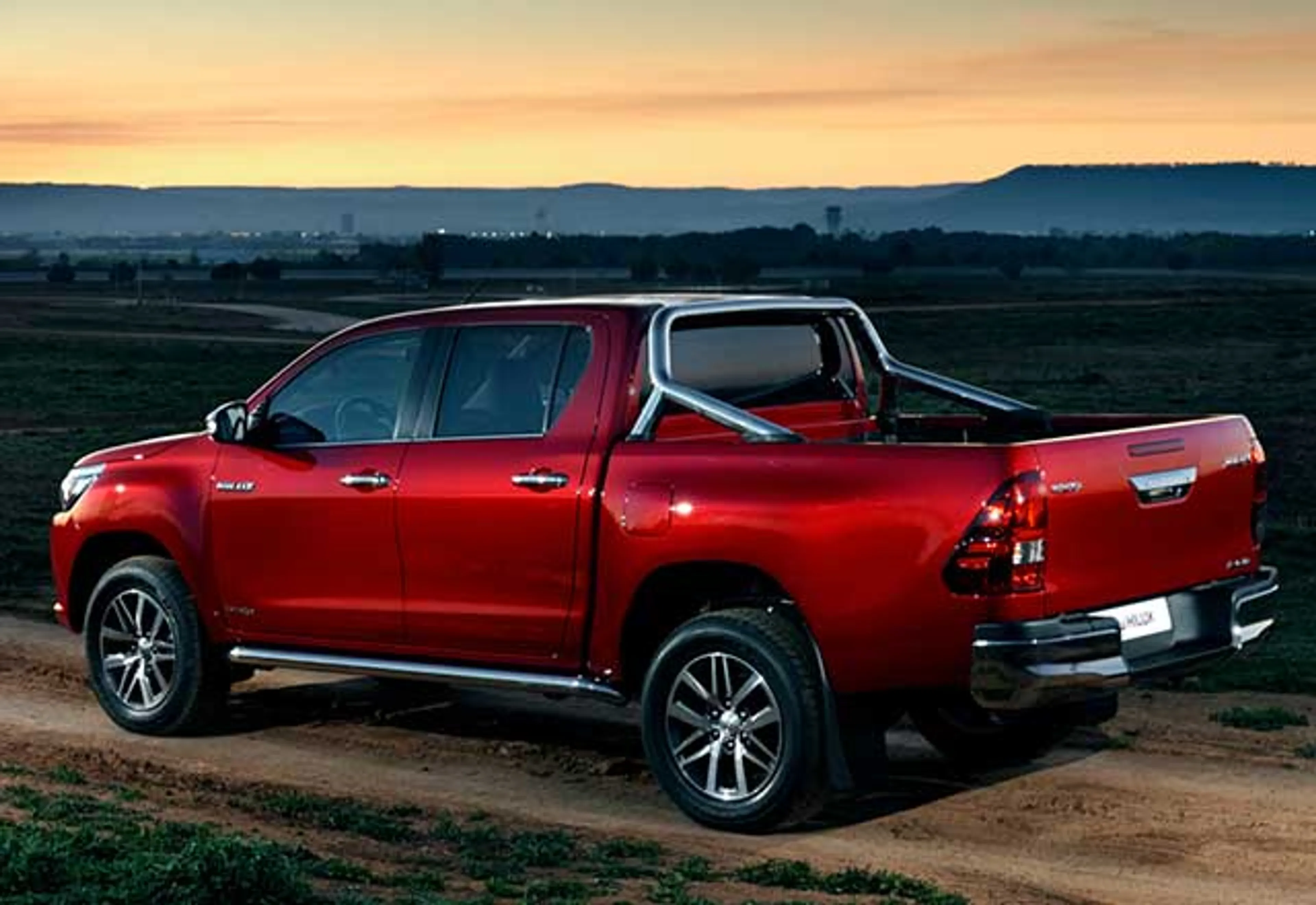 2015 Toyota Hilux 2.4 E 4x2 MT thumbnail 2