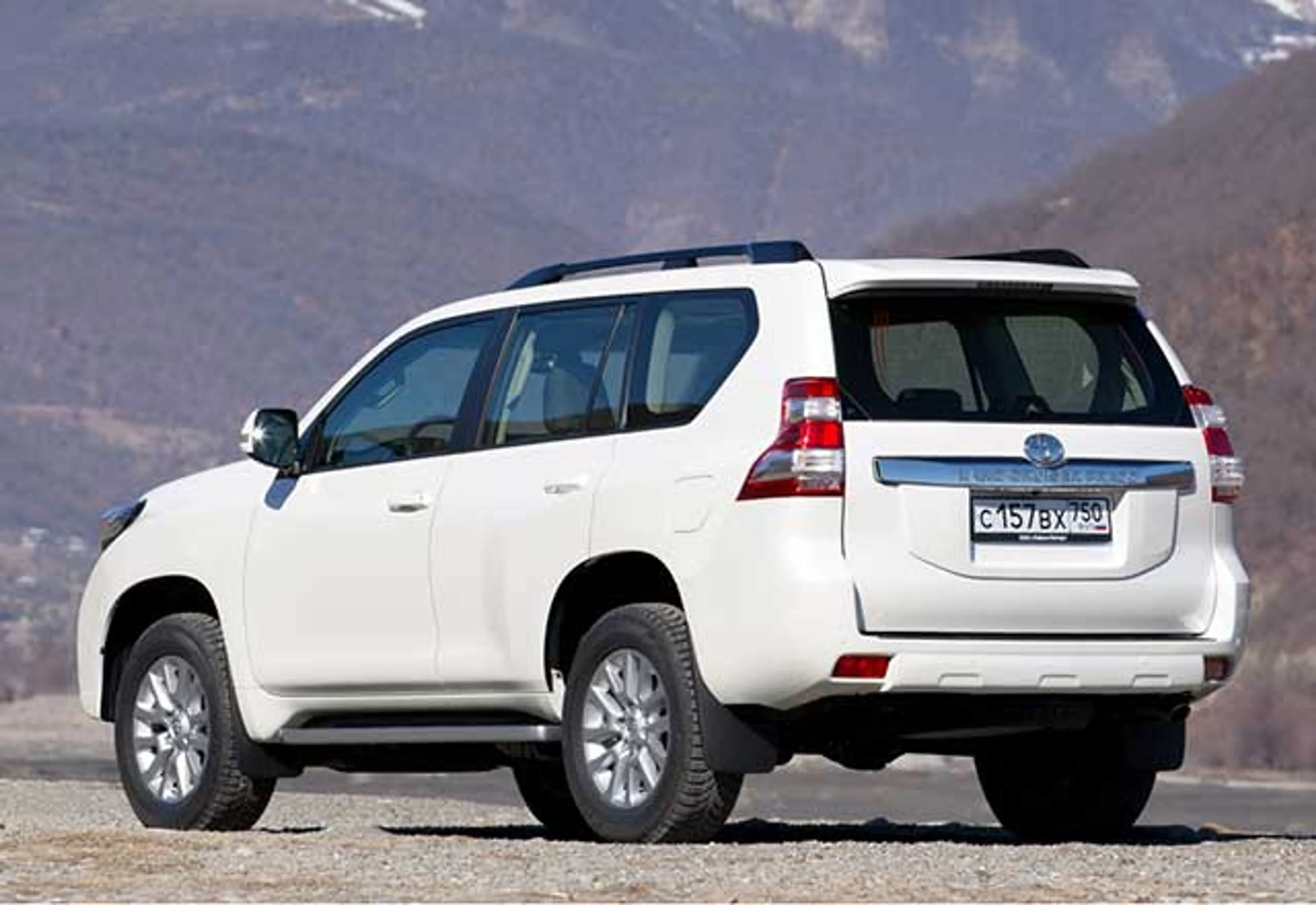 2015 Toyota Land Cruiser Prado 3.0 L D-4D AT thumbnail 2