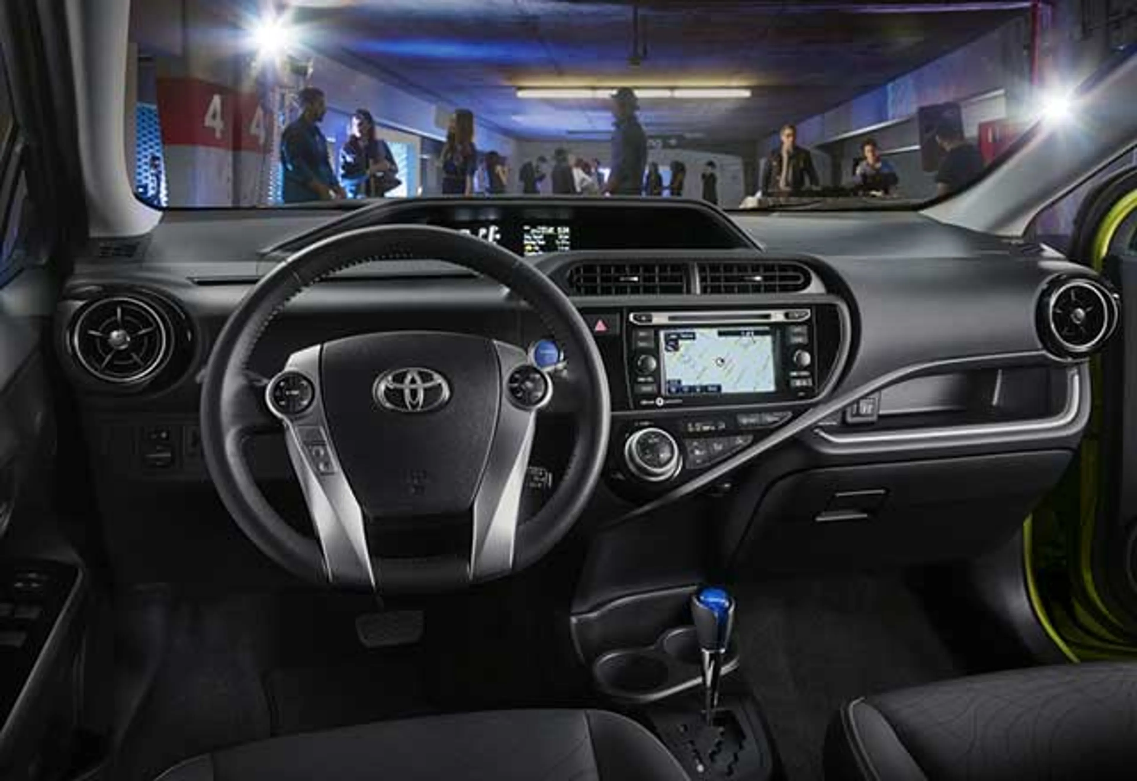 Toyota Prius C thumbnail 3