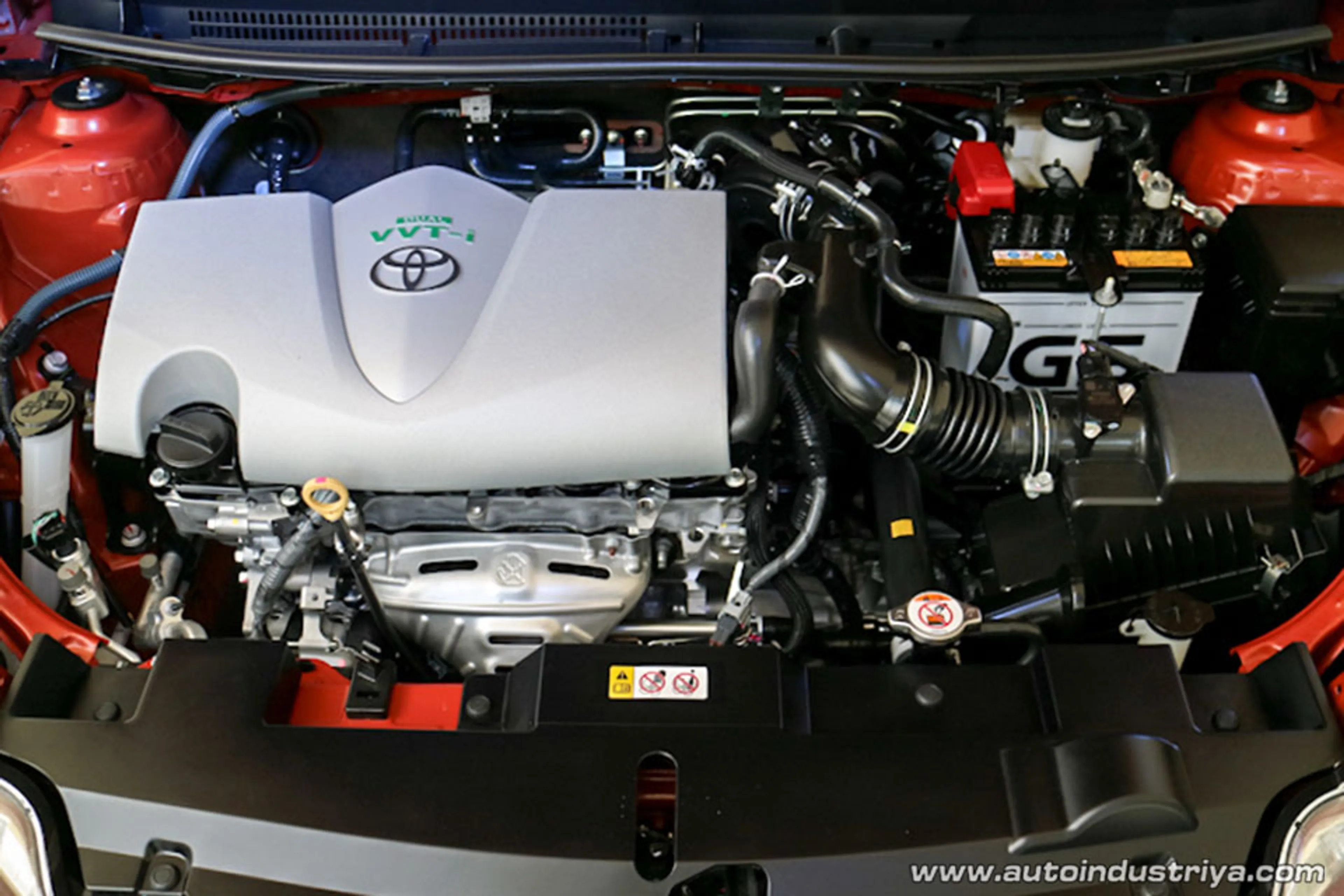 2016 Toyota Yaris 1.3 E MT thumbnail 4