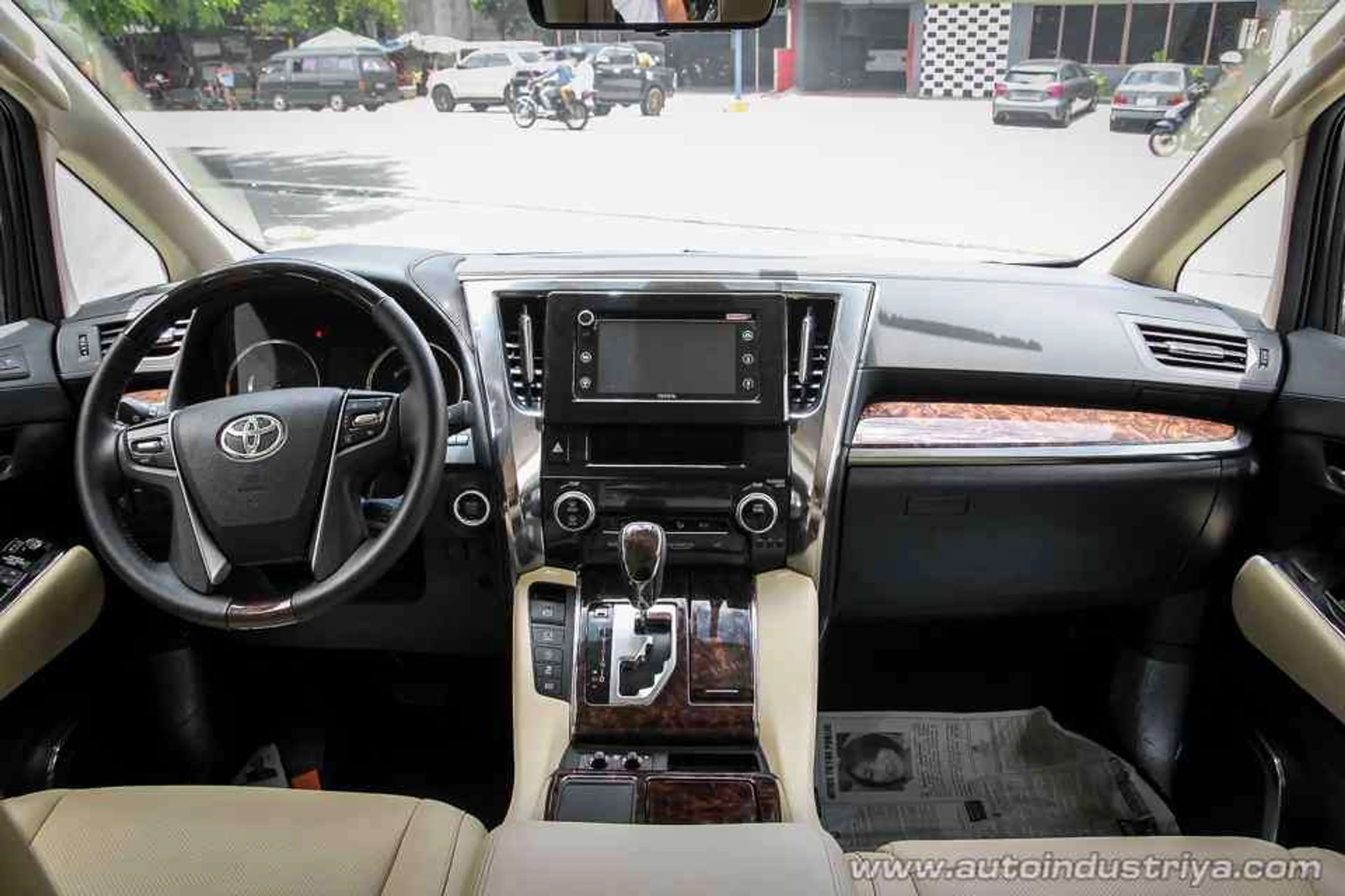 2018 Toyota Alphard 3.5L V6 A/T thumbnail 3