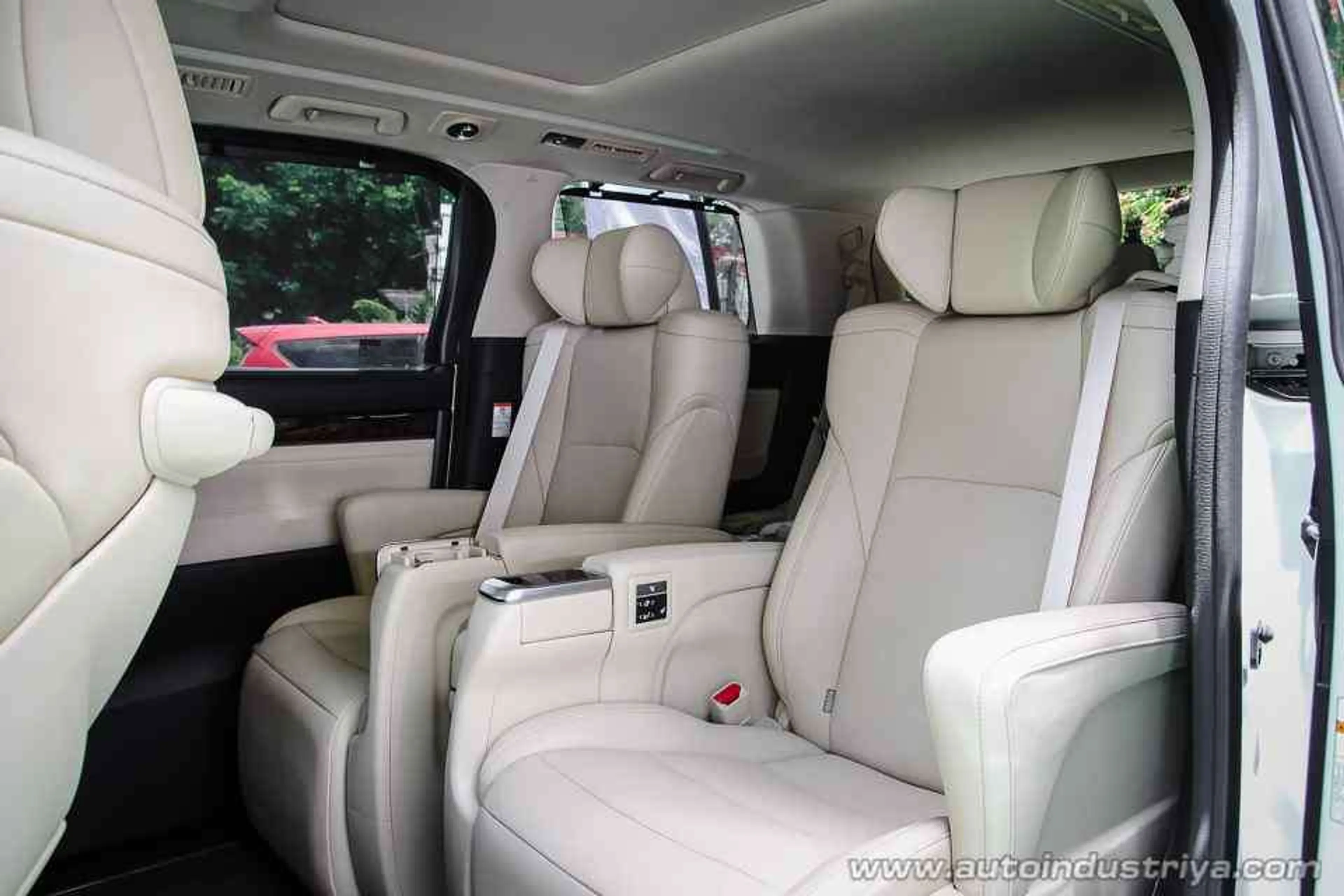 2018 Toyota Alphard 3.5L V6 A/T thumbnail 4