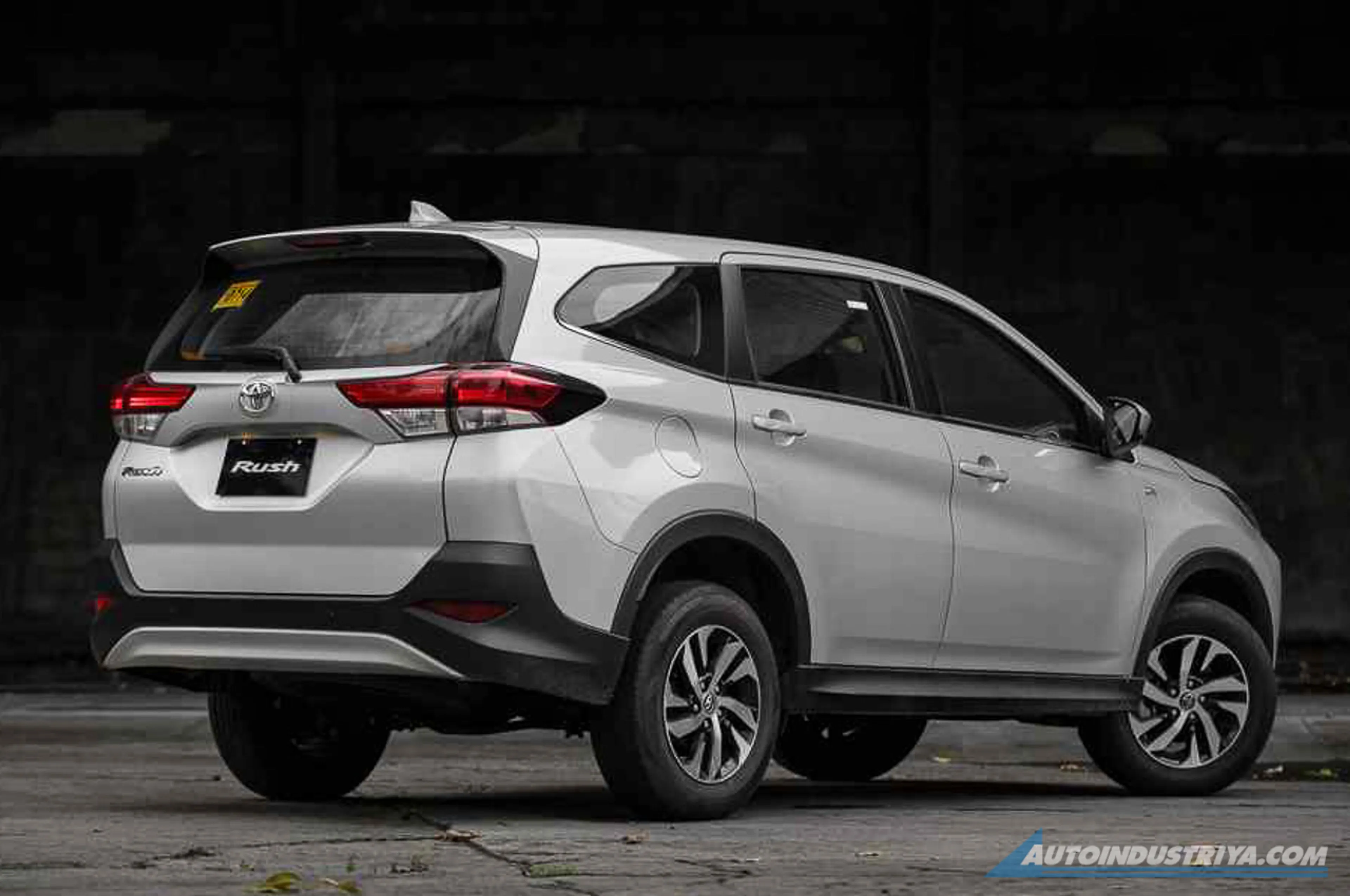 Toyota Rush thumbnail 2