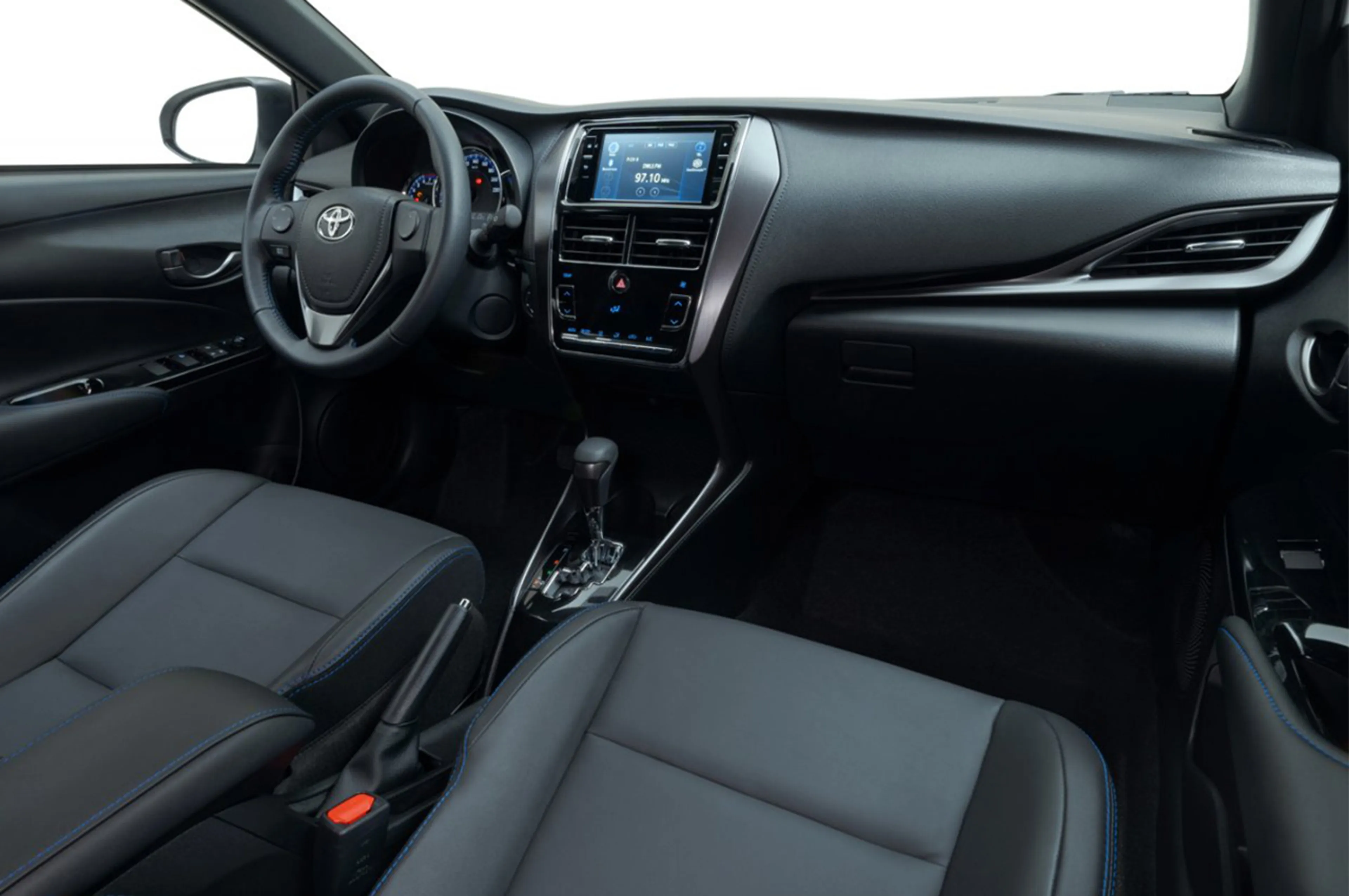 Toyota Yaris thumbnail 3