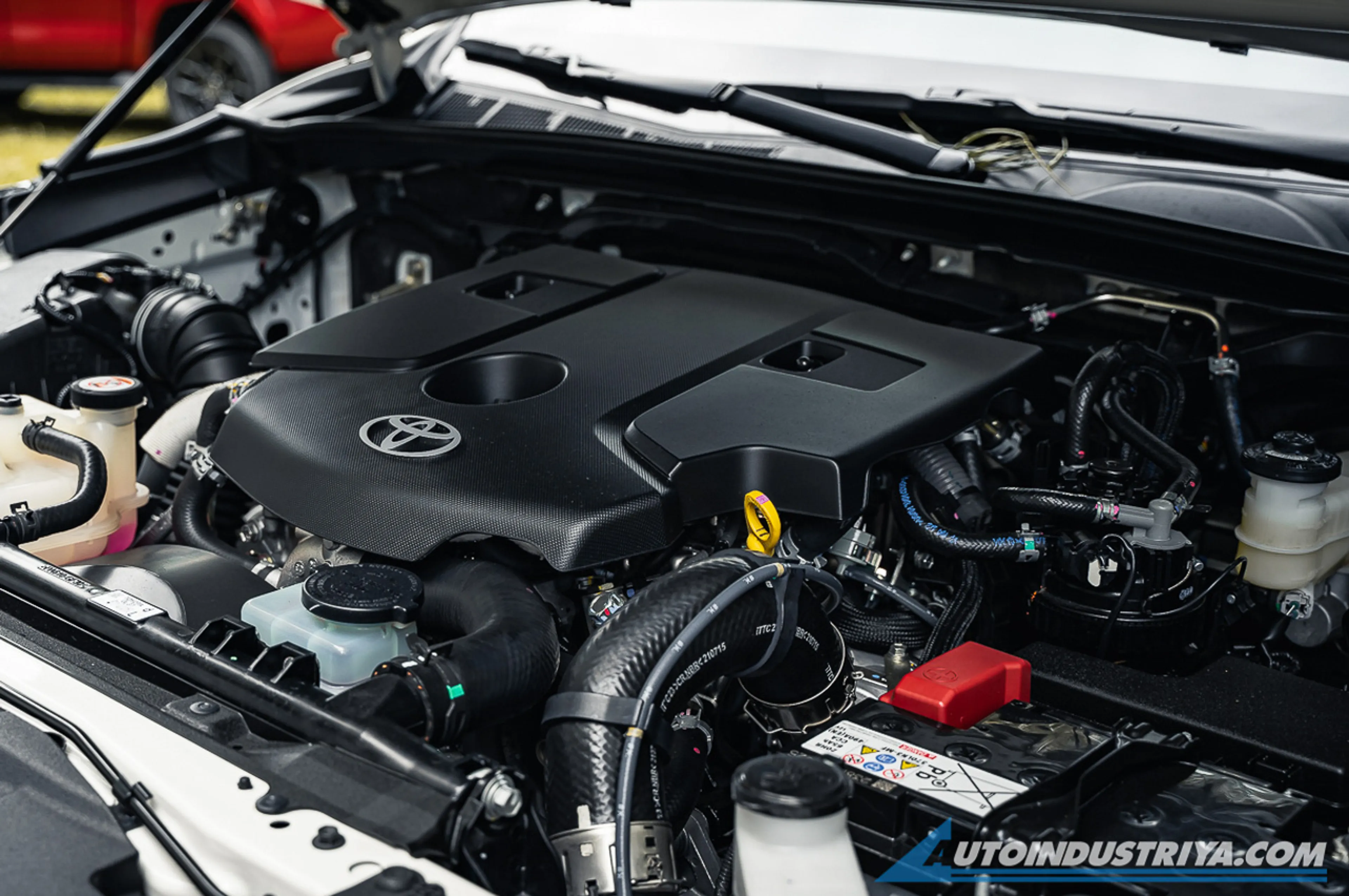 Toyota Hilux GR Sport thumbnail 4