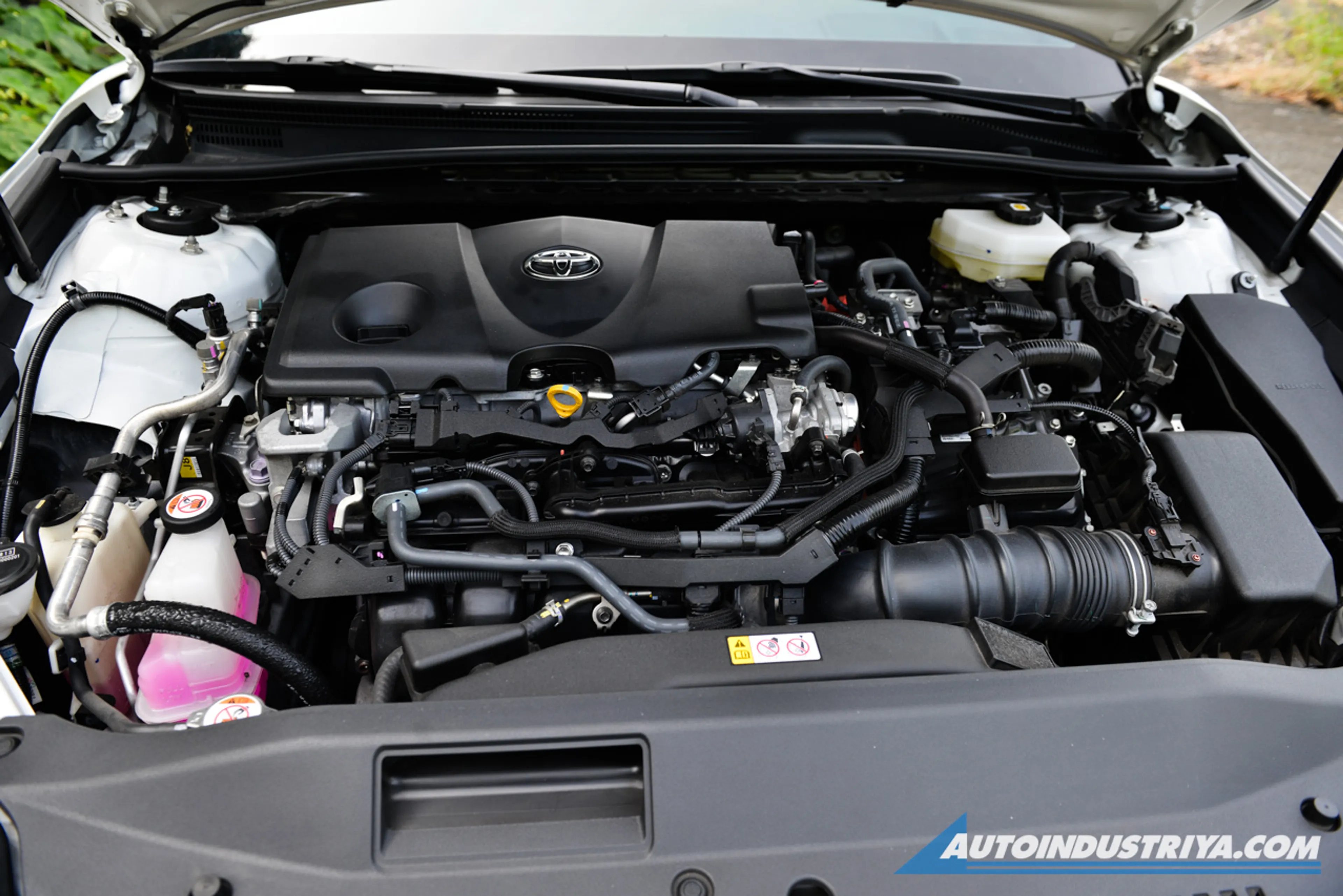 Toyota Camry thumbnail 4