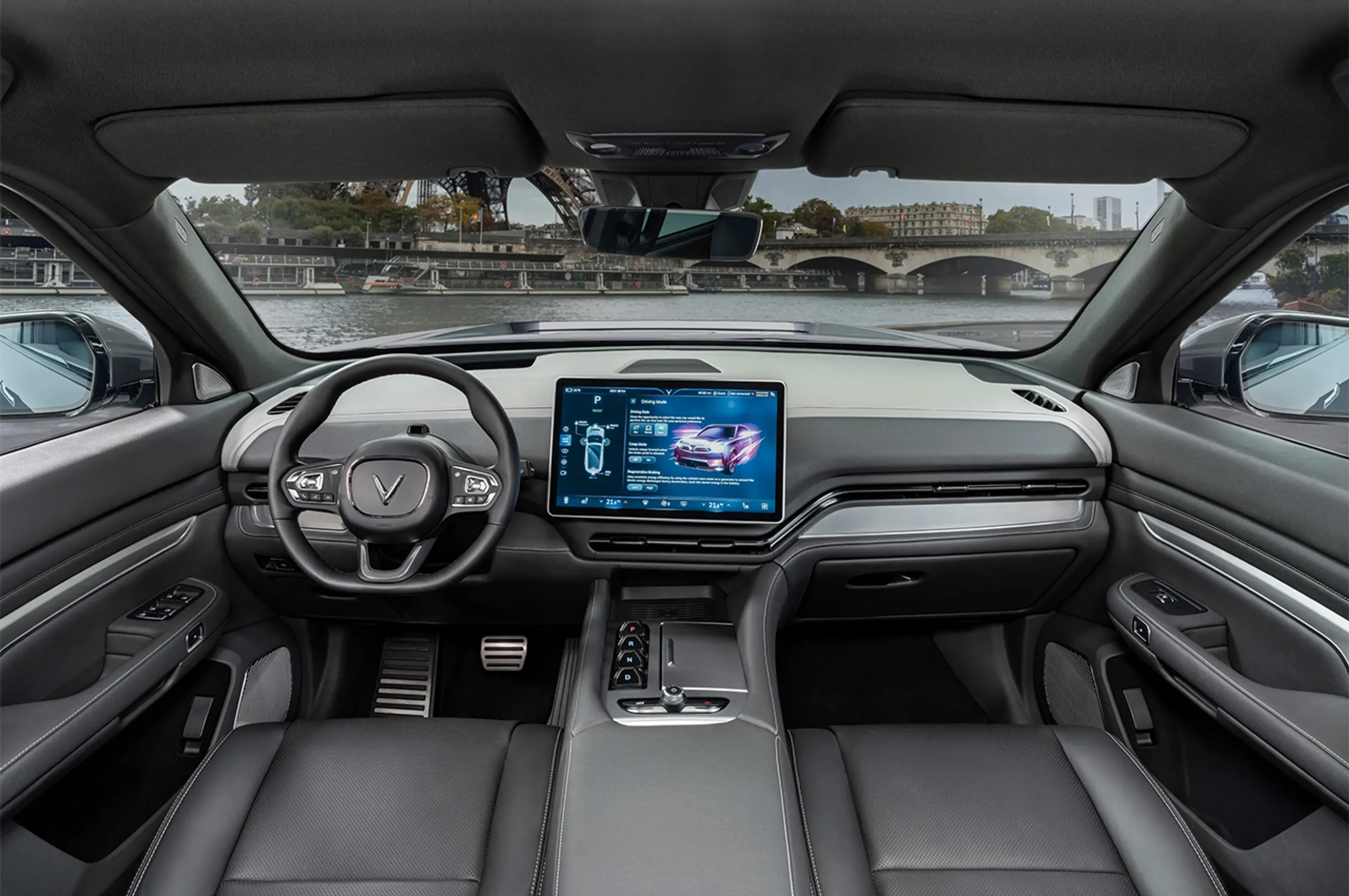 Vinfast VF 9 thumbnail 3